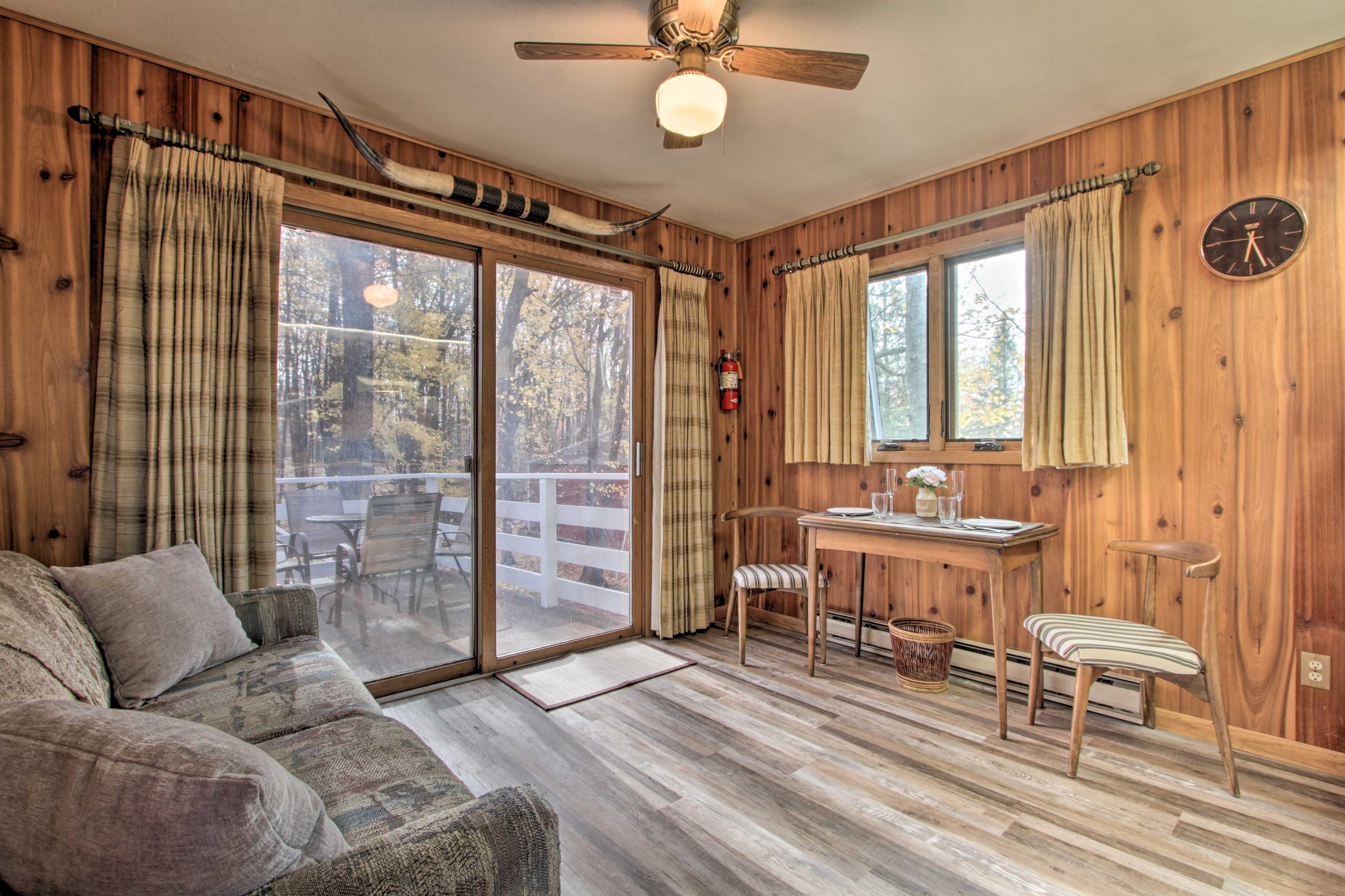 Living Room | Central A/C | Electric Heating