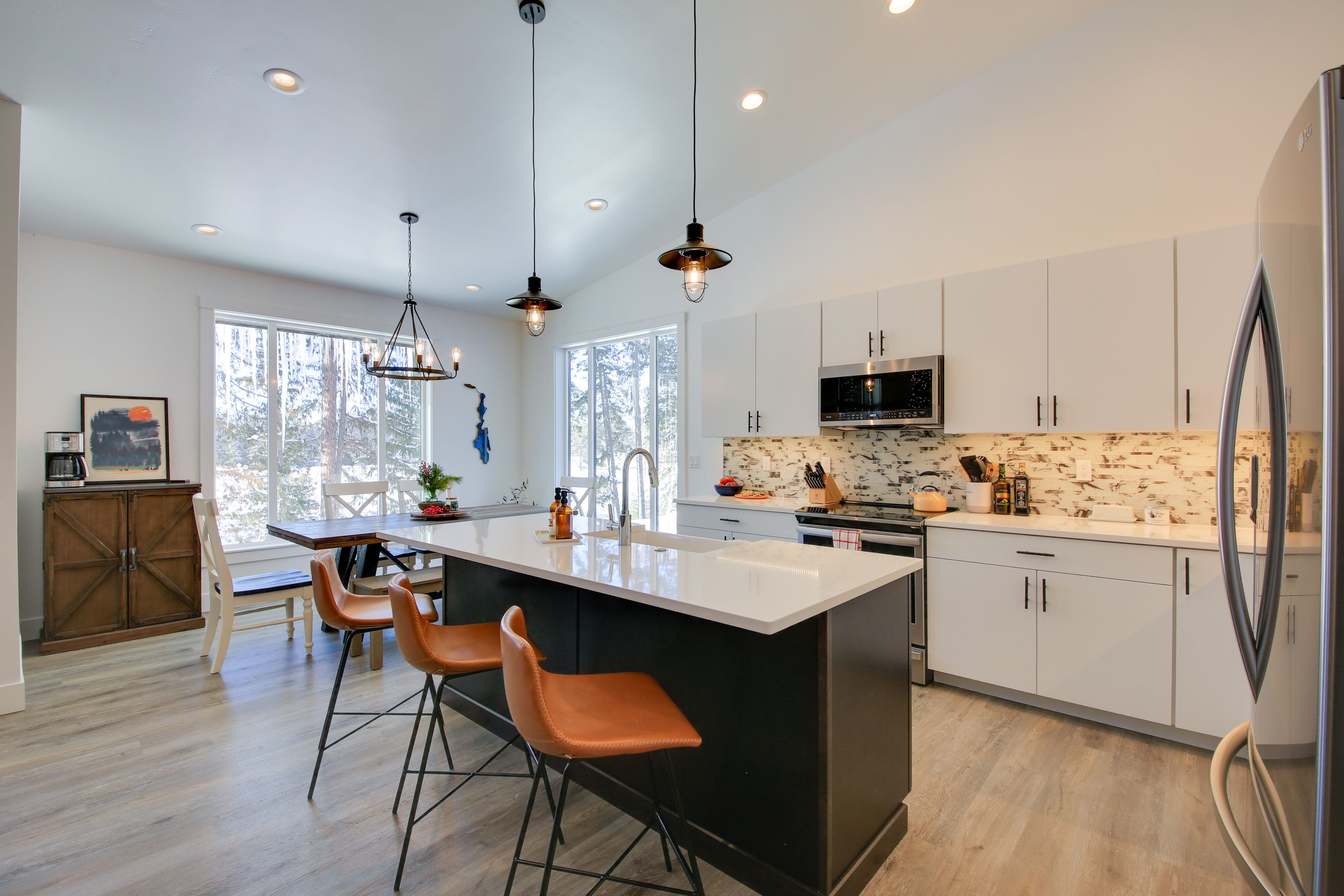 Kitchen | Fully Equipped | Crock-Pot | Coffee Maker & Grinder