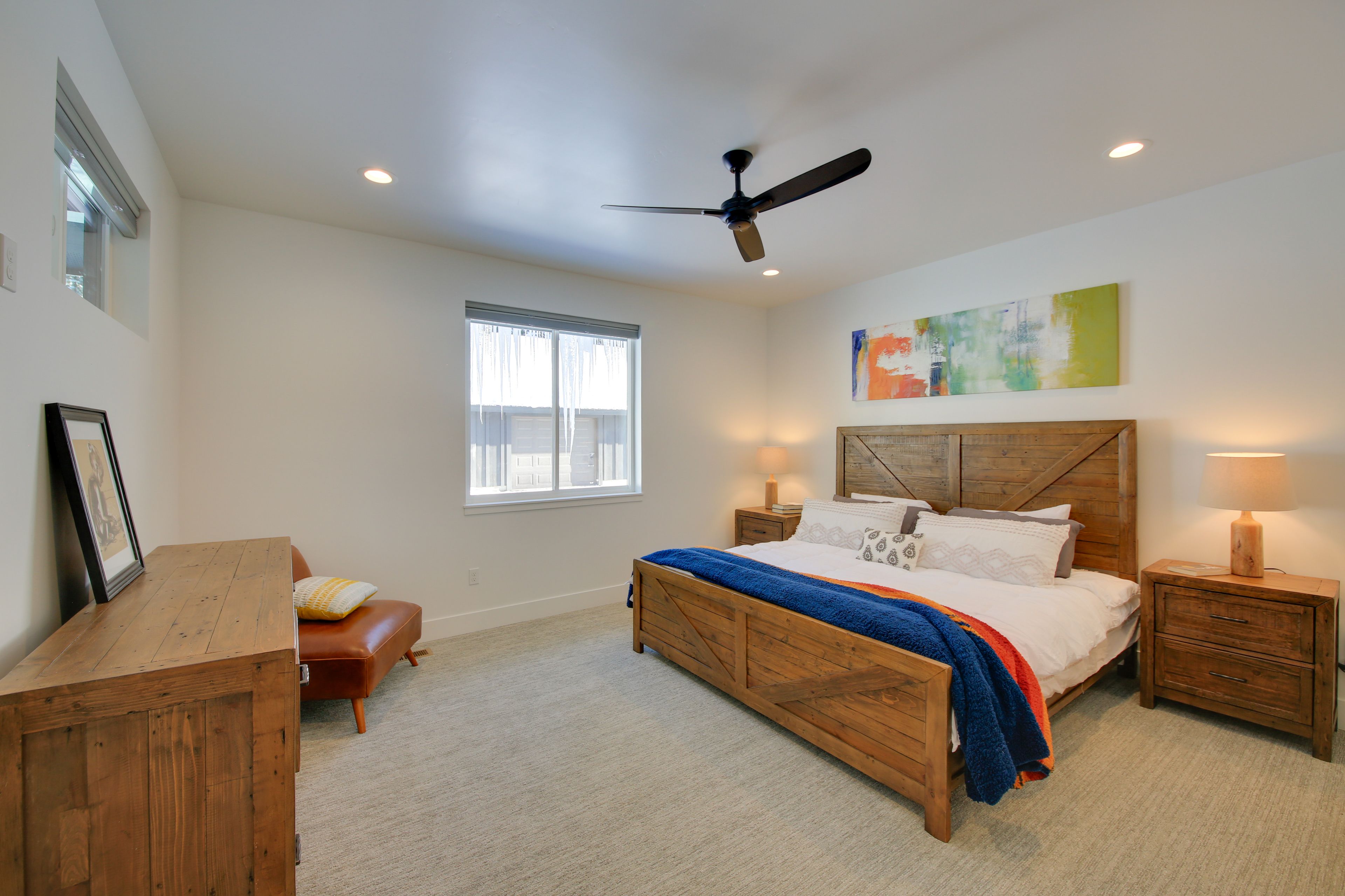 Bedroom 1 | King Bed | 1st Floor | Linens Provided