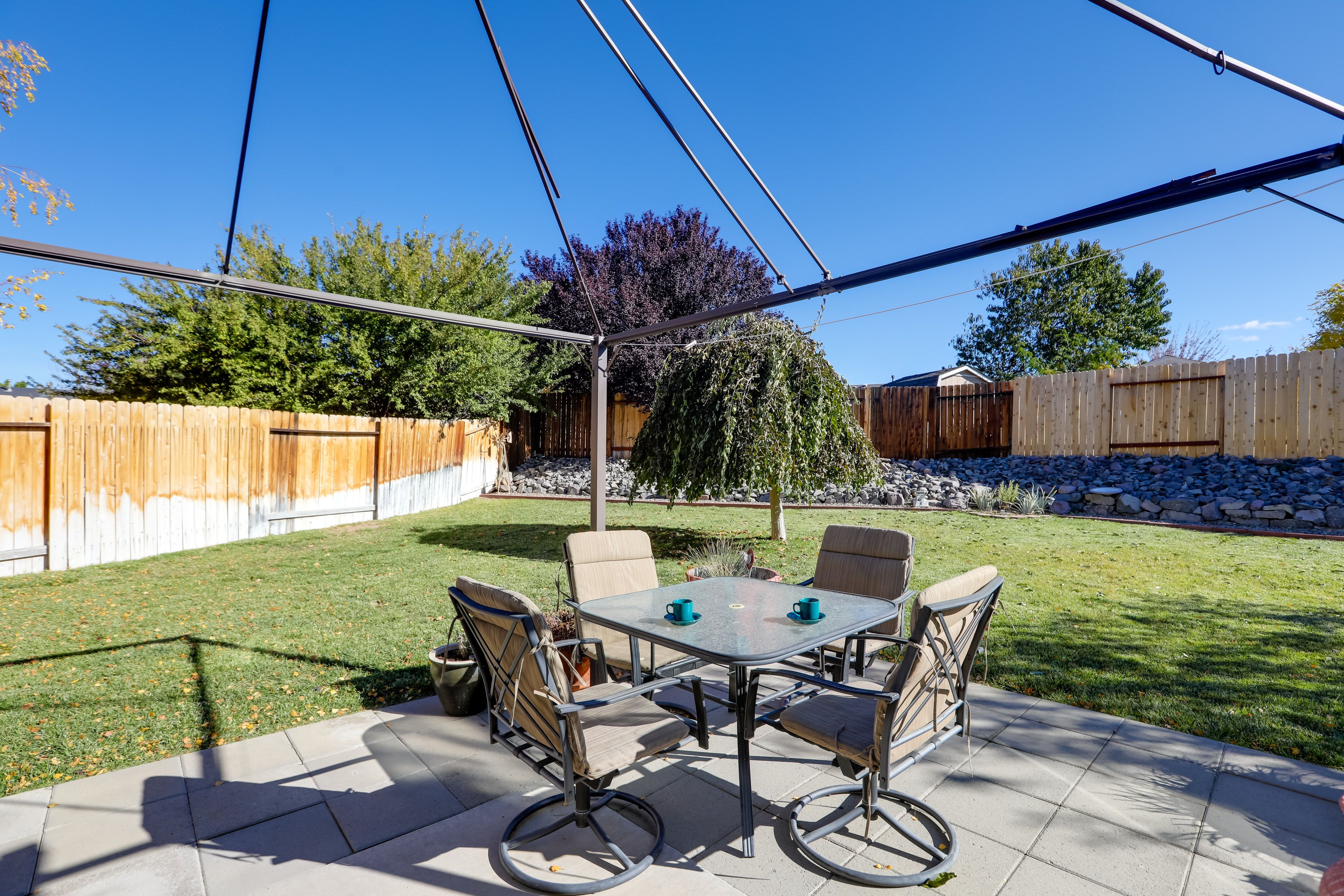 Private Backyard | Dog Friendly w/ Fee