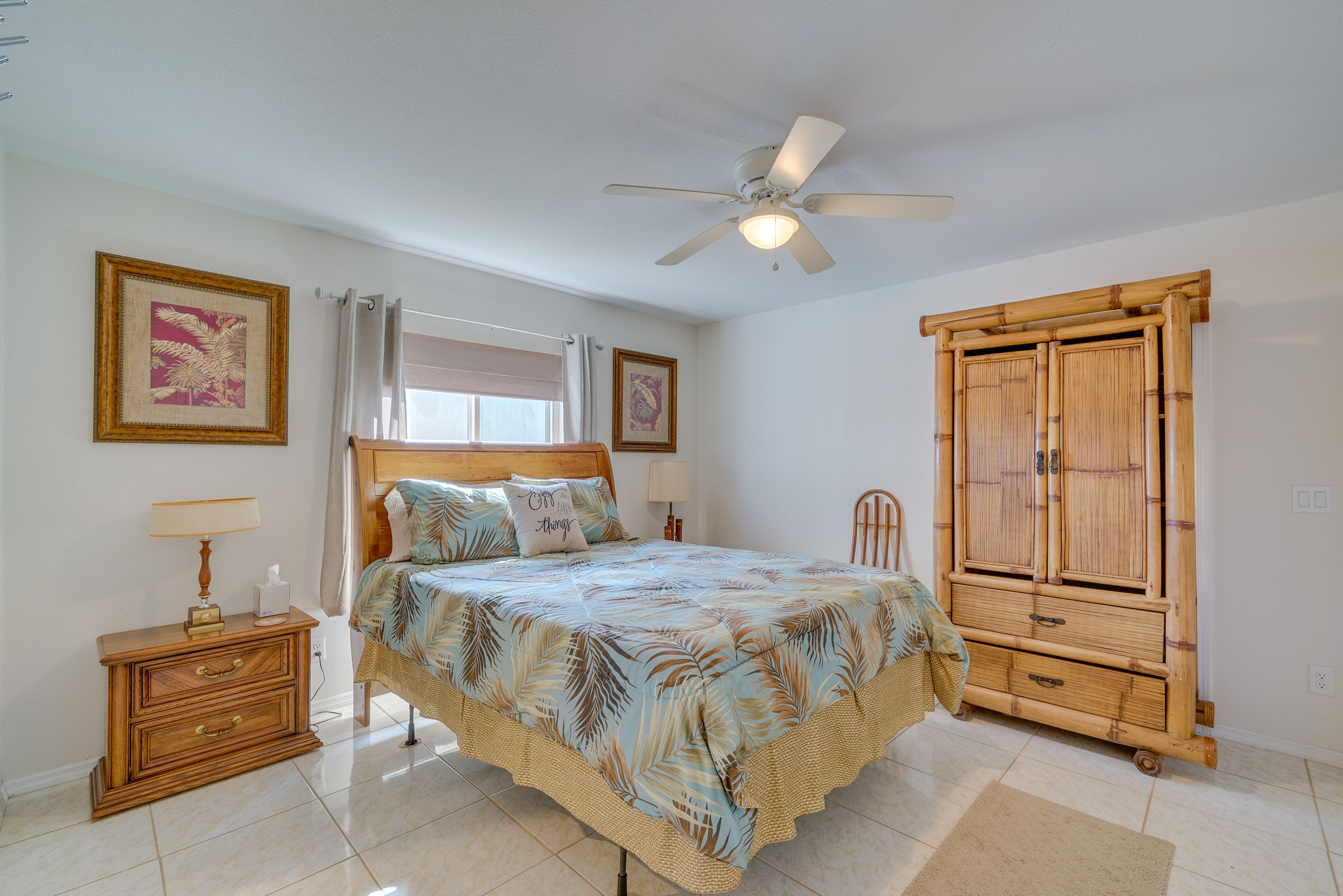Bedroom 2 | Queen Bed