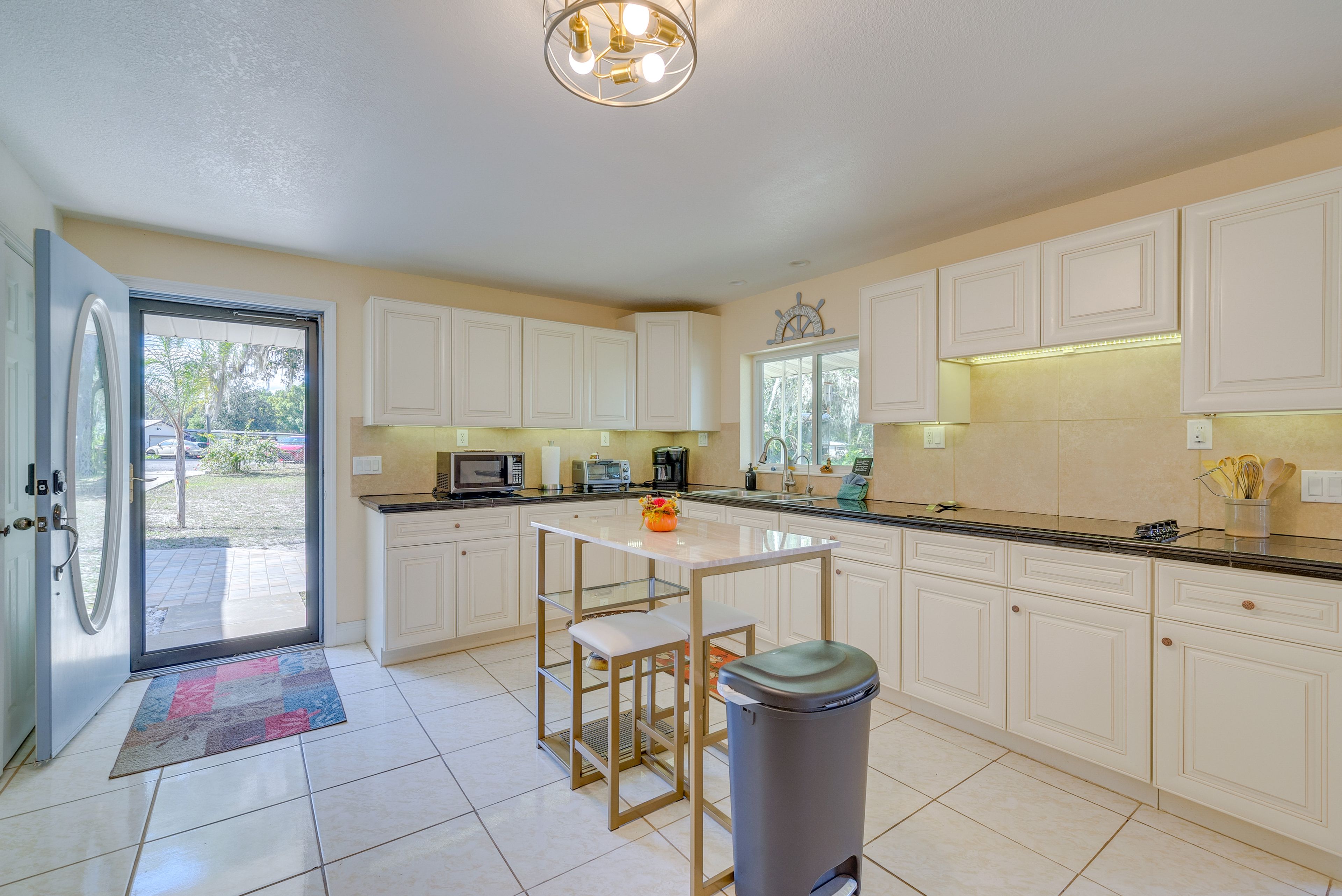 Kitchen | Well-Equipped | Cooking Basics | Dual Drip & Keurig Coffee Maker