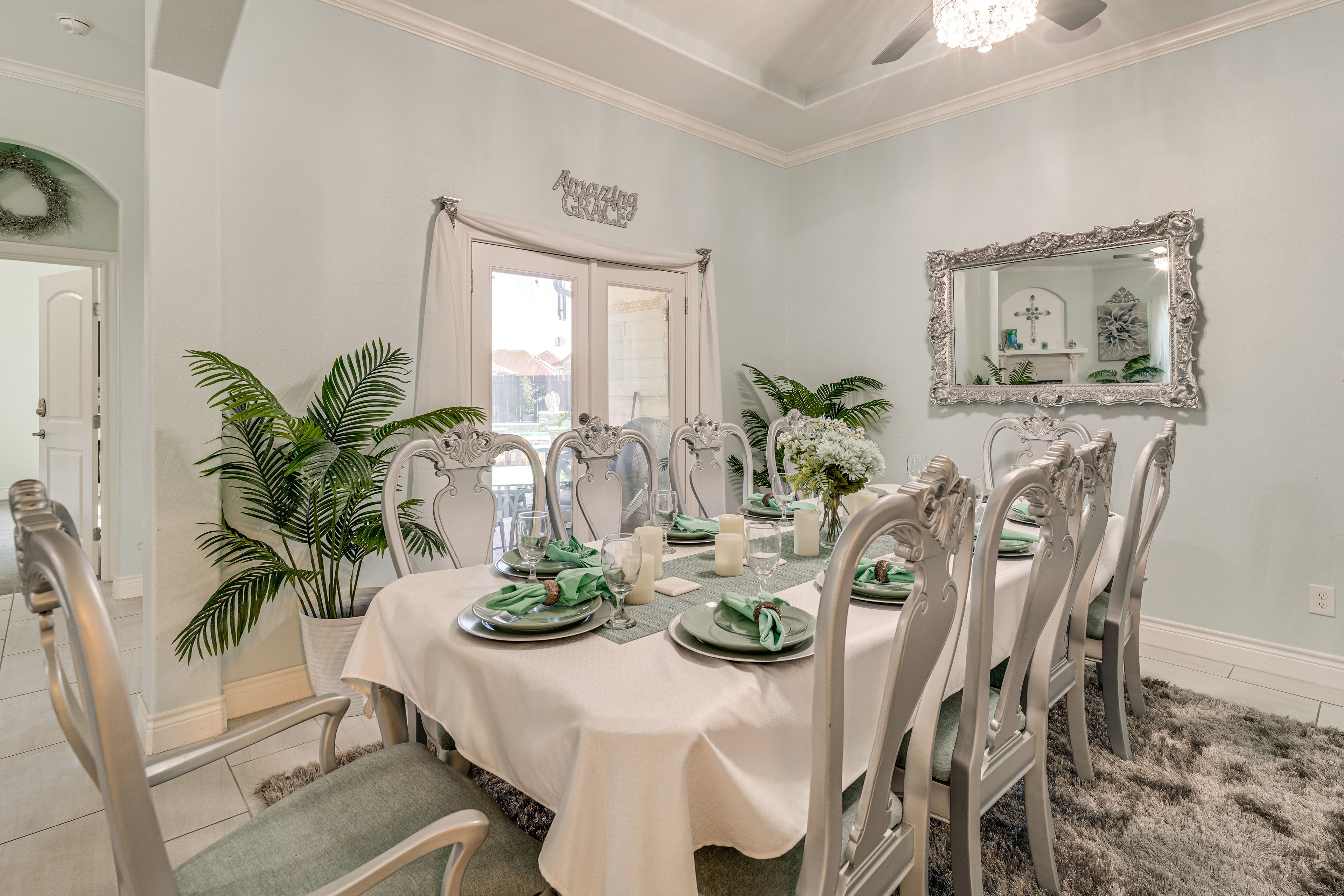Dining Area | Main Level
