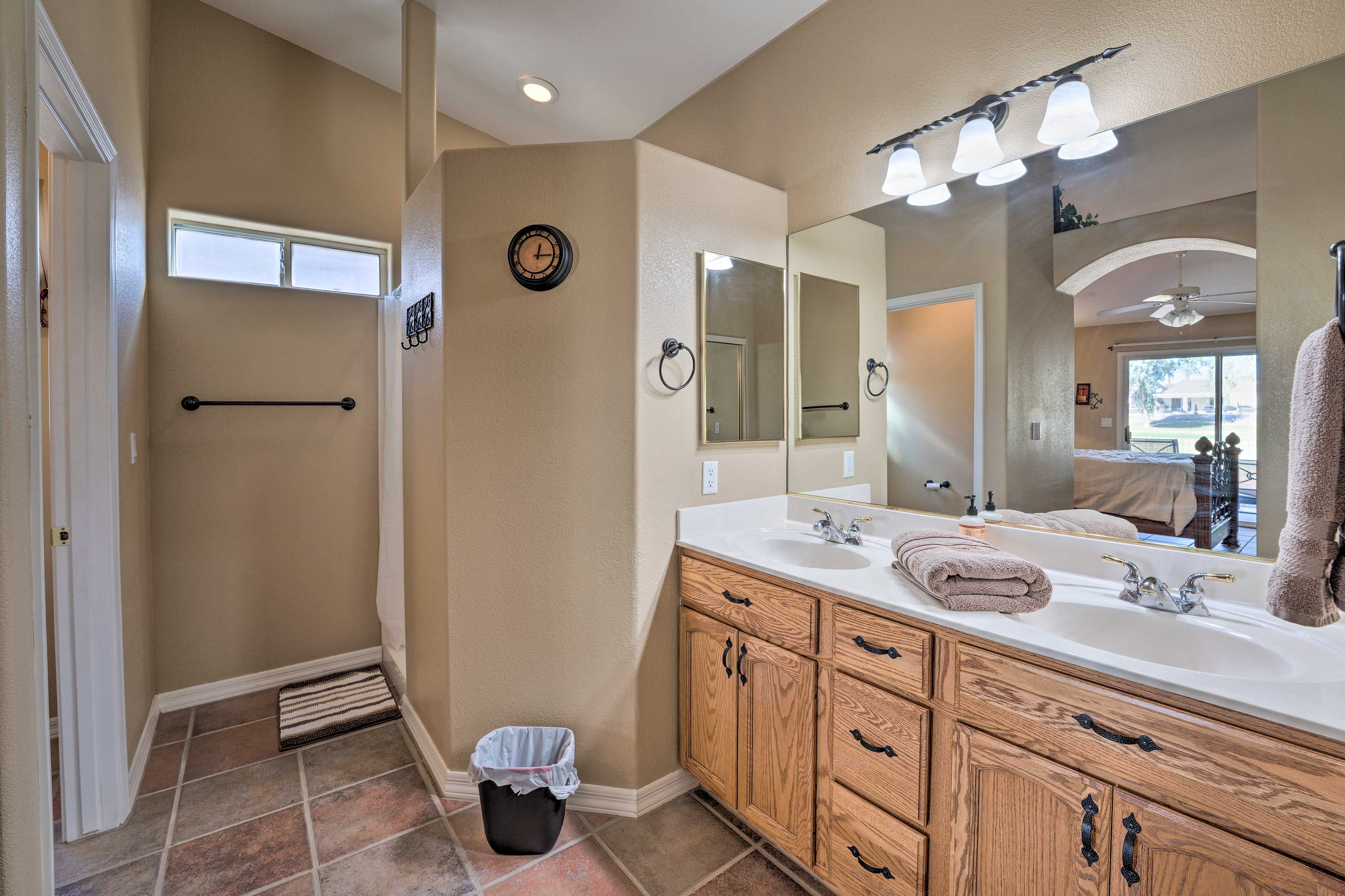En-Suite Bathroom | Complimentary Toiletries
