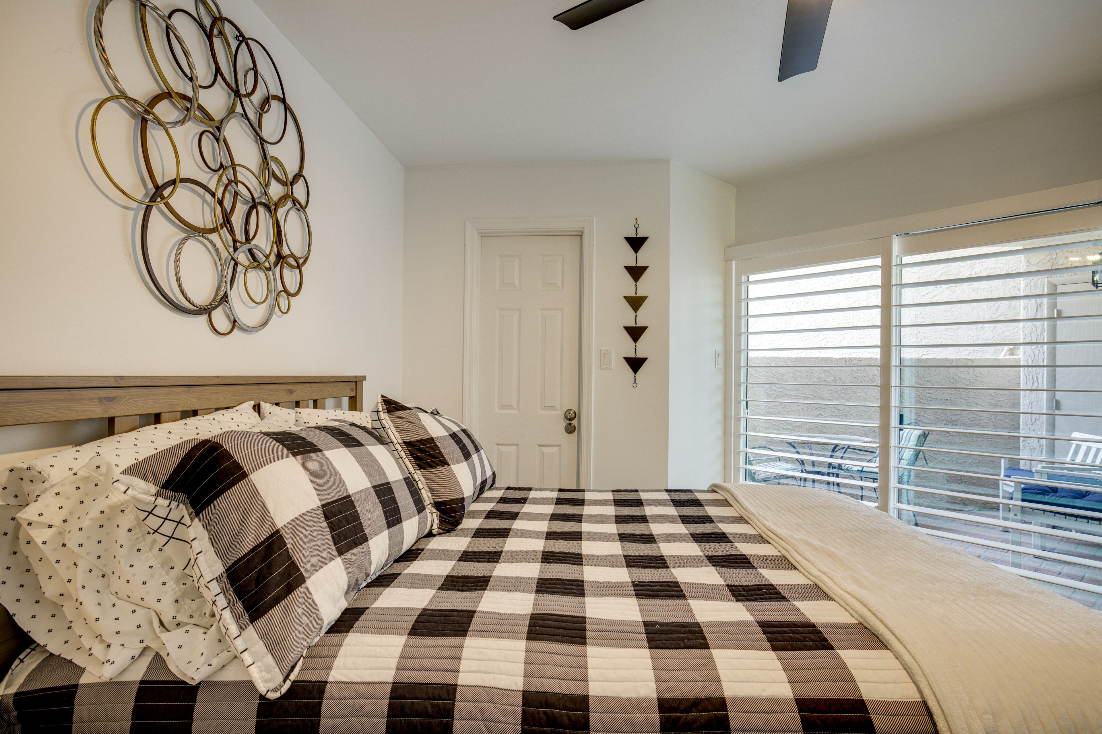 Bedroom 2 | Queen Bed