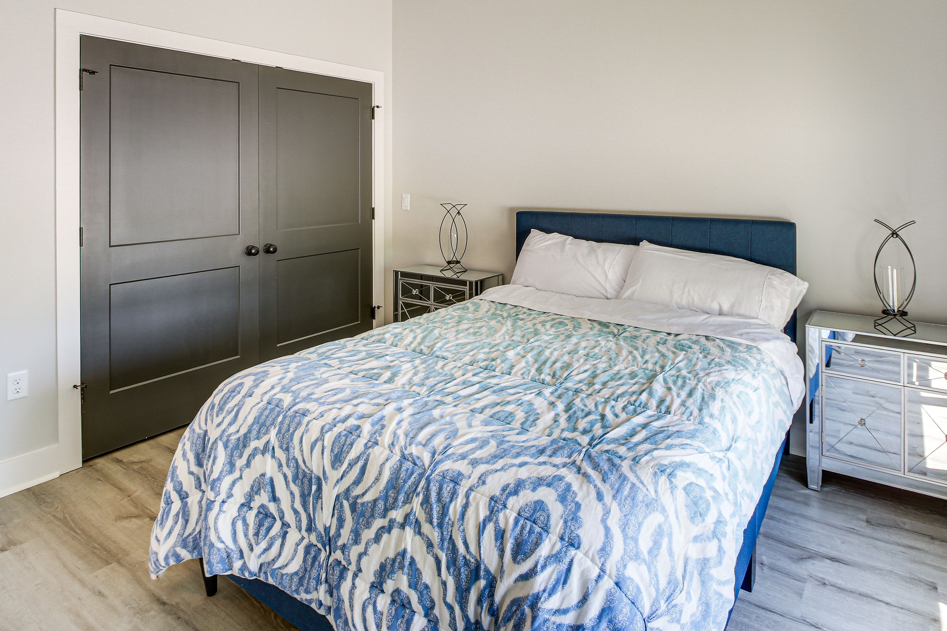 Bedroom 4 | Queen Bed