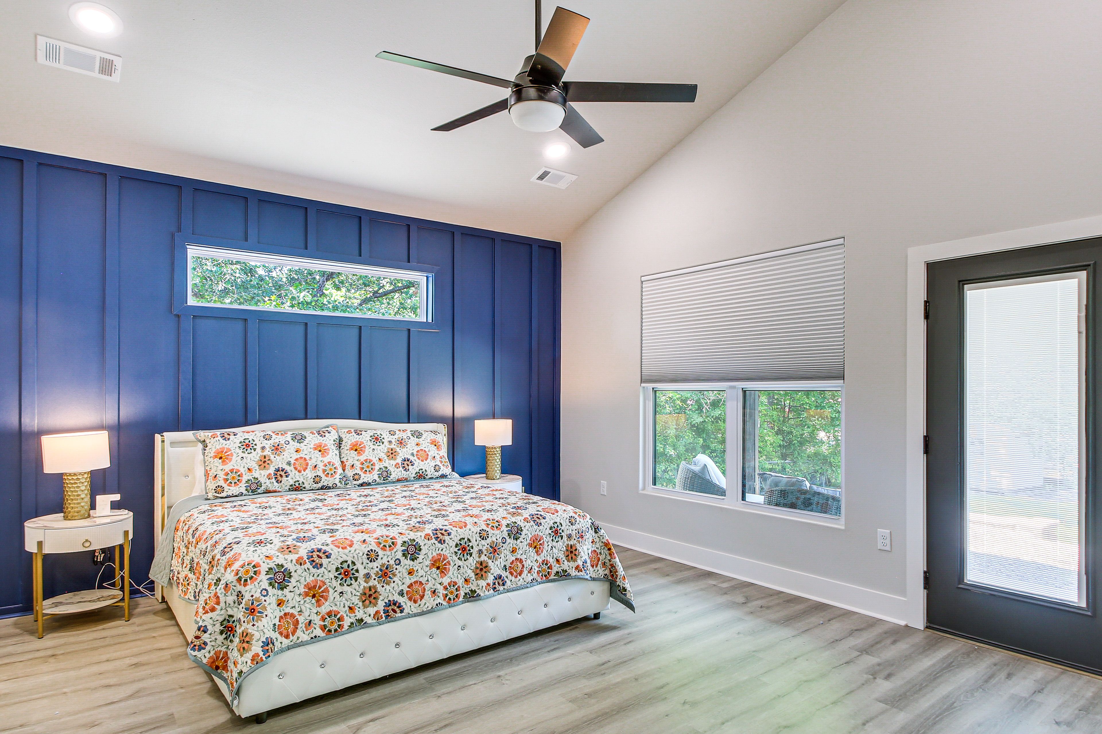 Bedroom 1 | King Bed