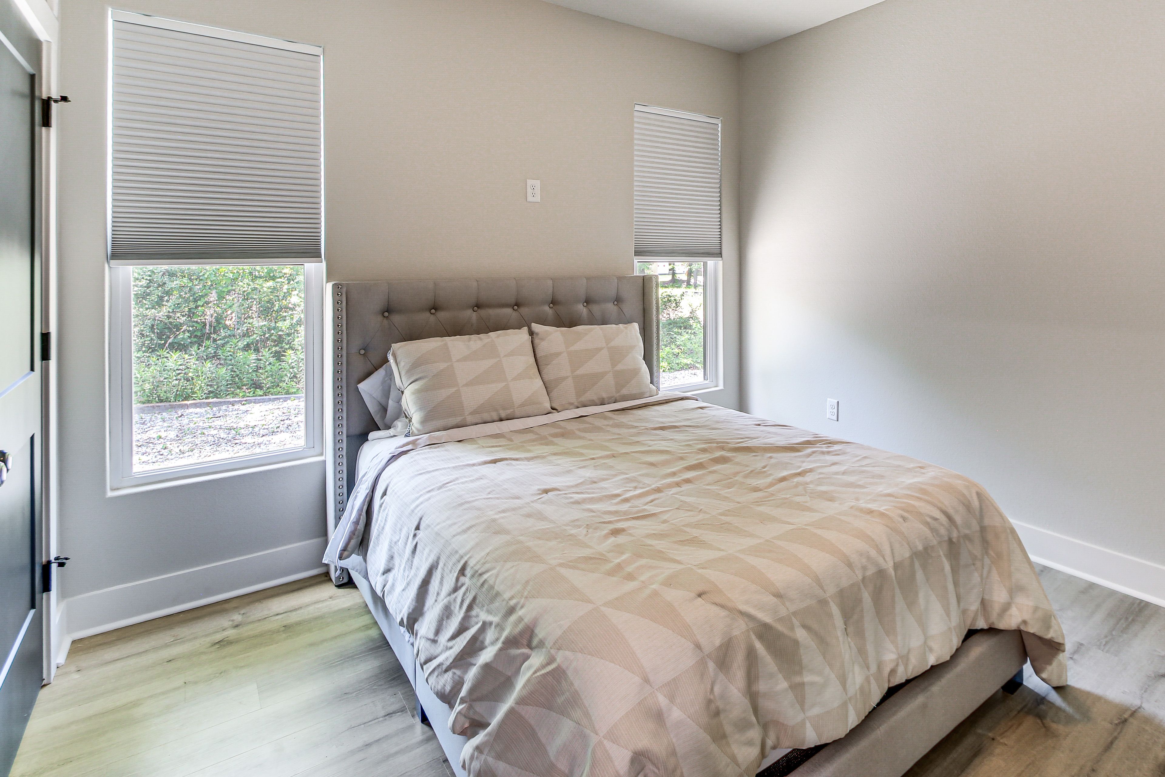 Bedroom 3 | Queen Bed