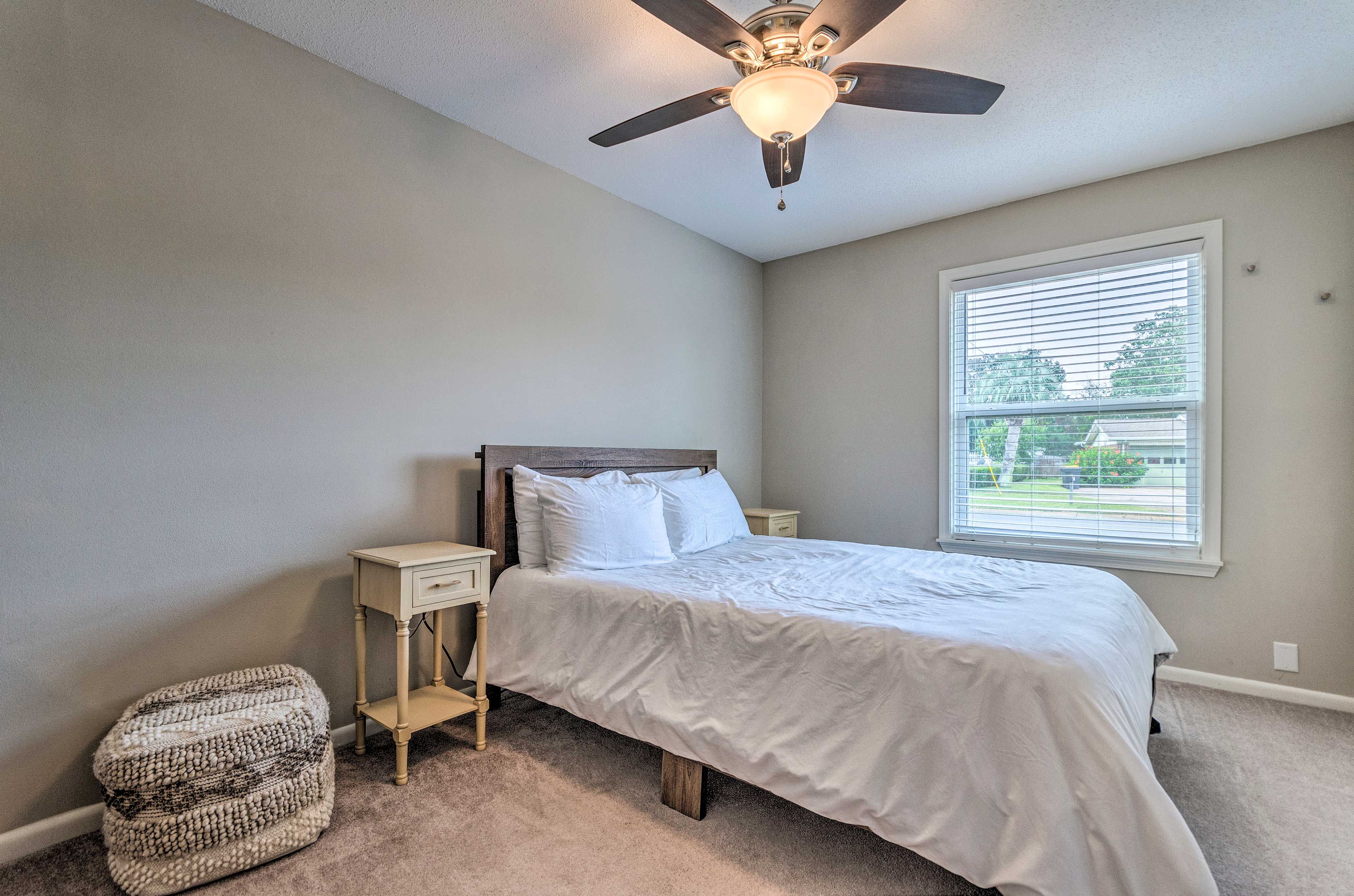 Bedroom 2 | Queen Bed