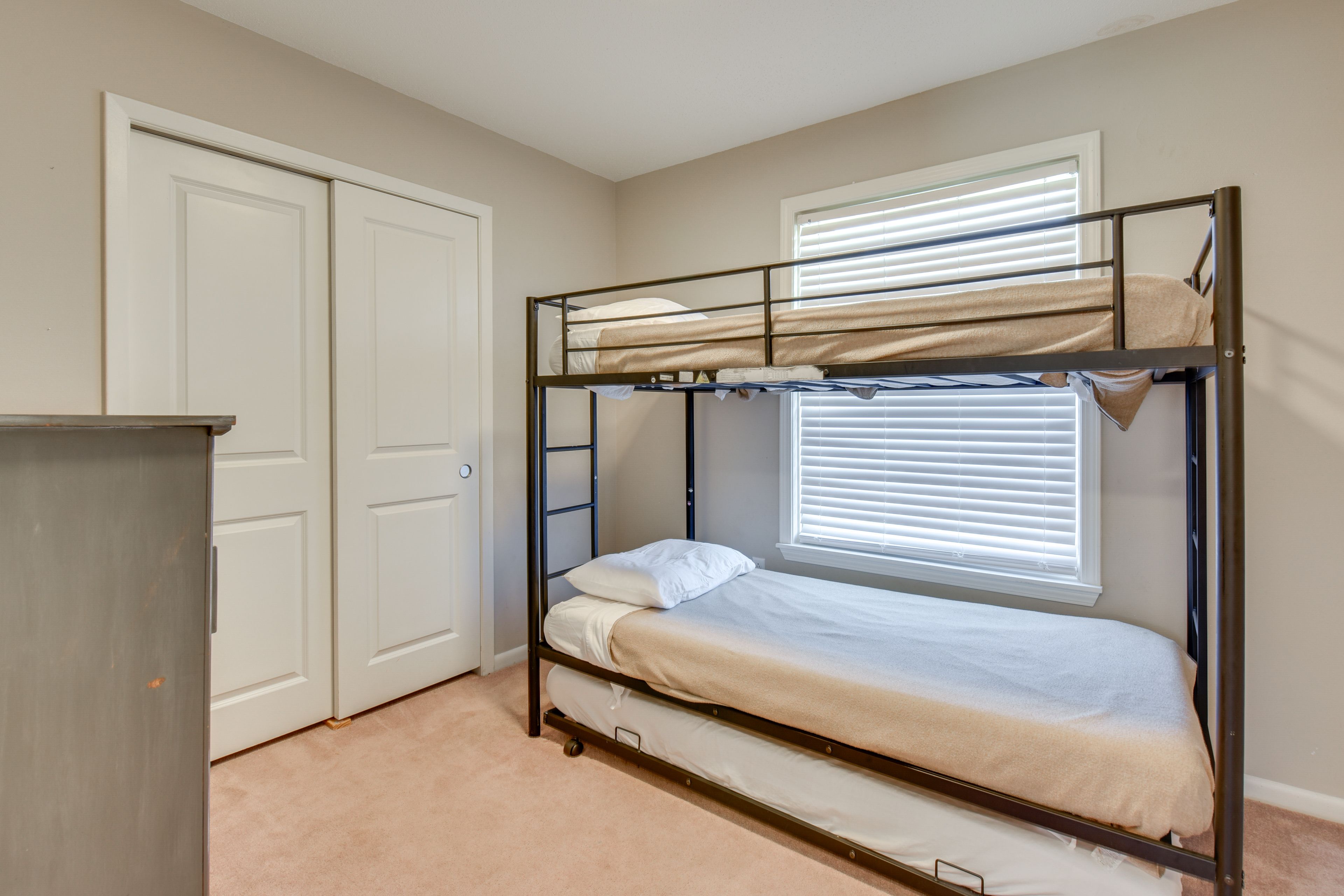 Bedroom 5 | Twin Bunk Bed