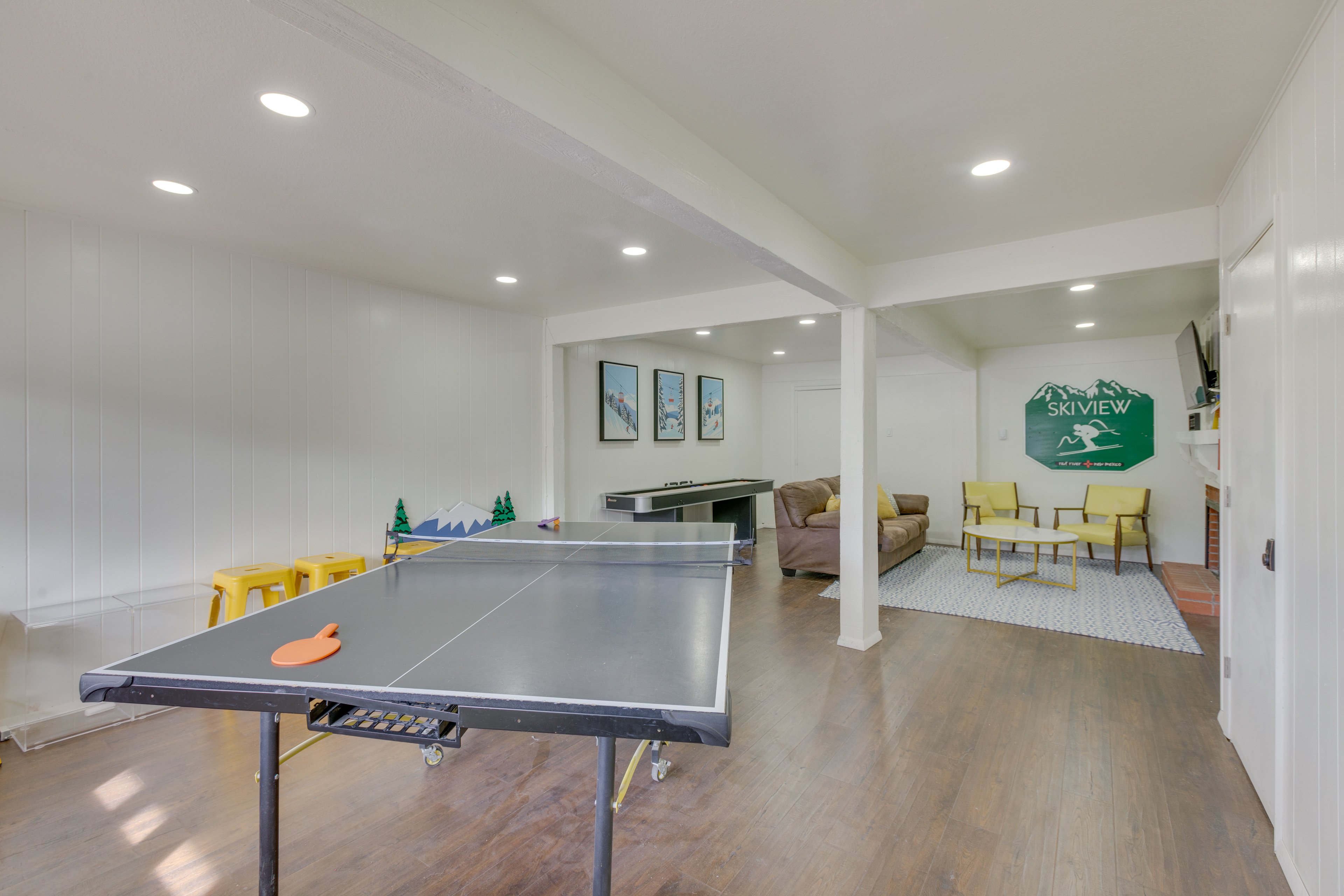 Community Game Room | Ping-Pong Table | Shuffleboard