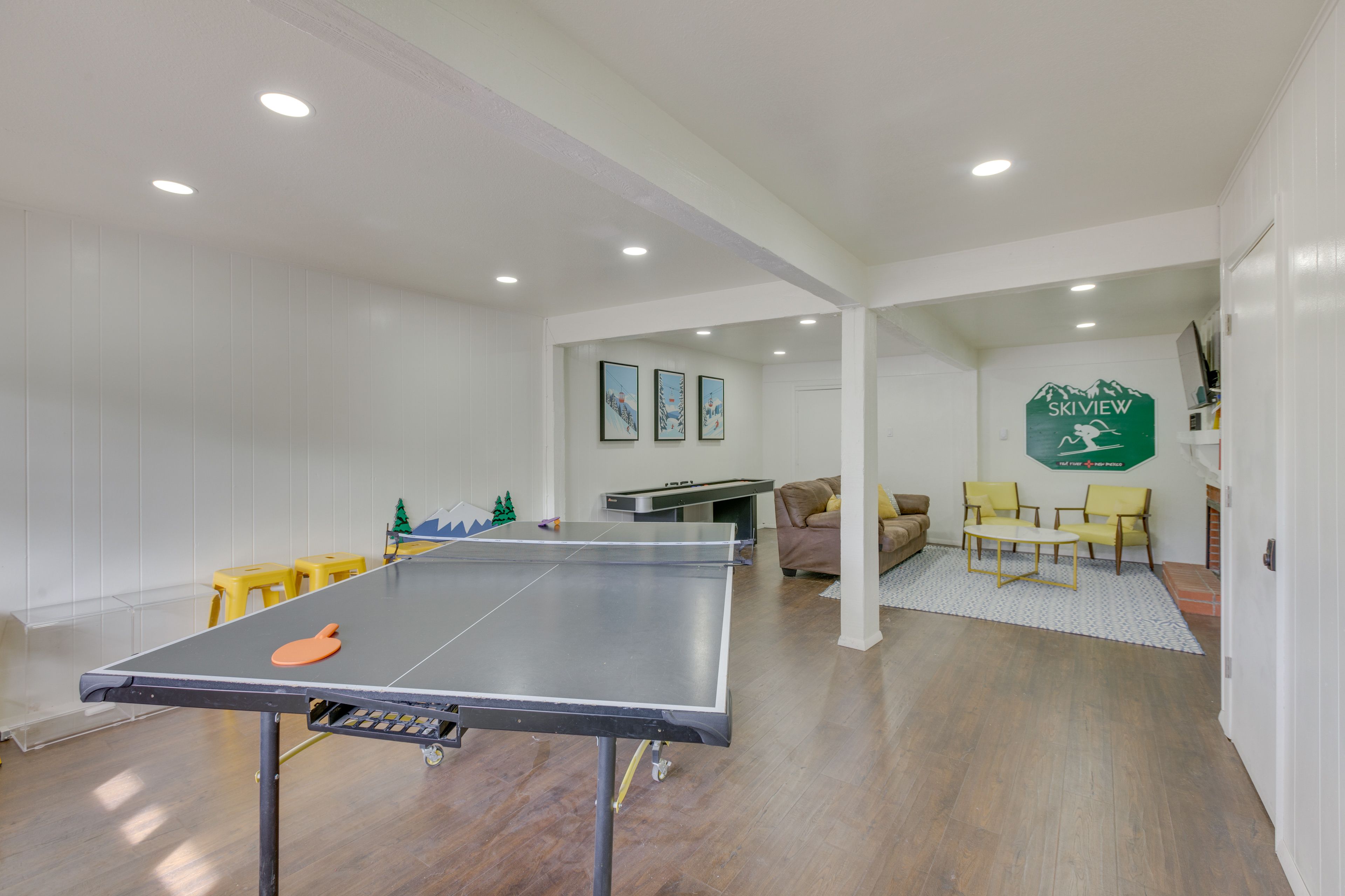 Community Game Room | Ping-Pong Table | Shuffleboard