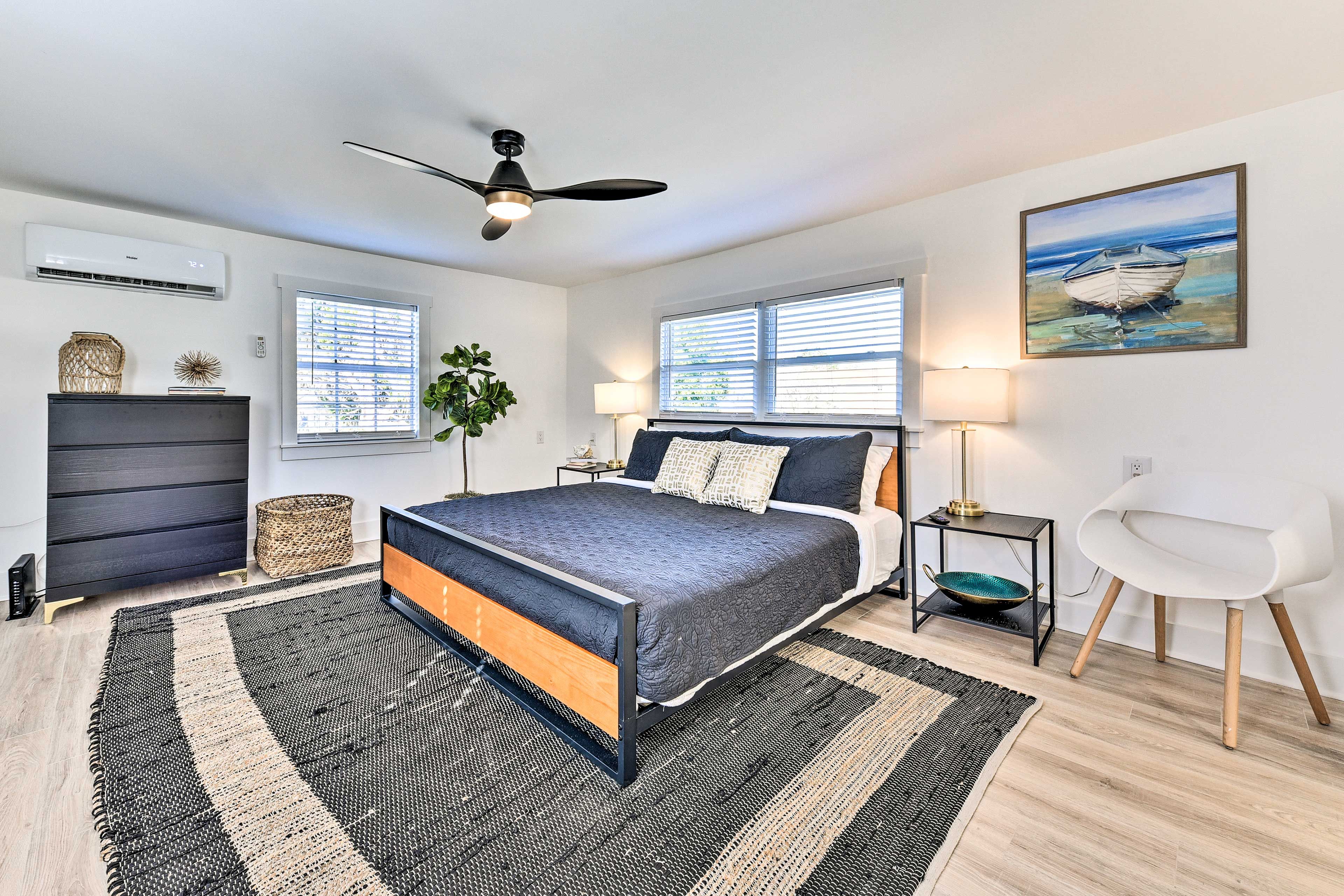 Bedroom 1 | King Bed