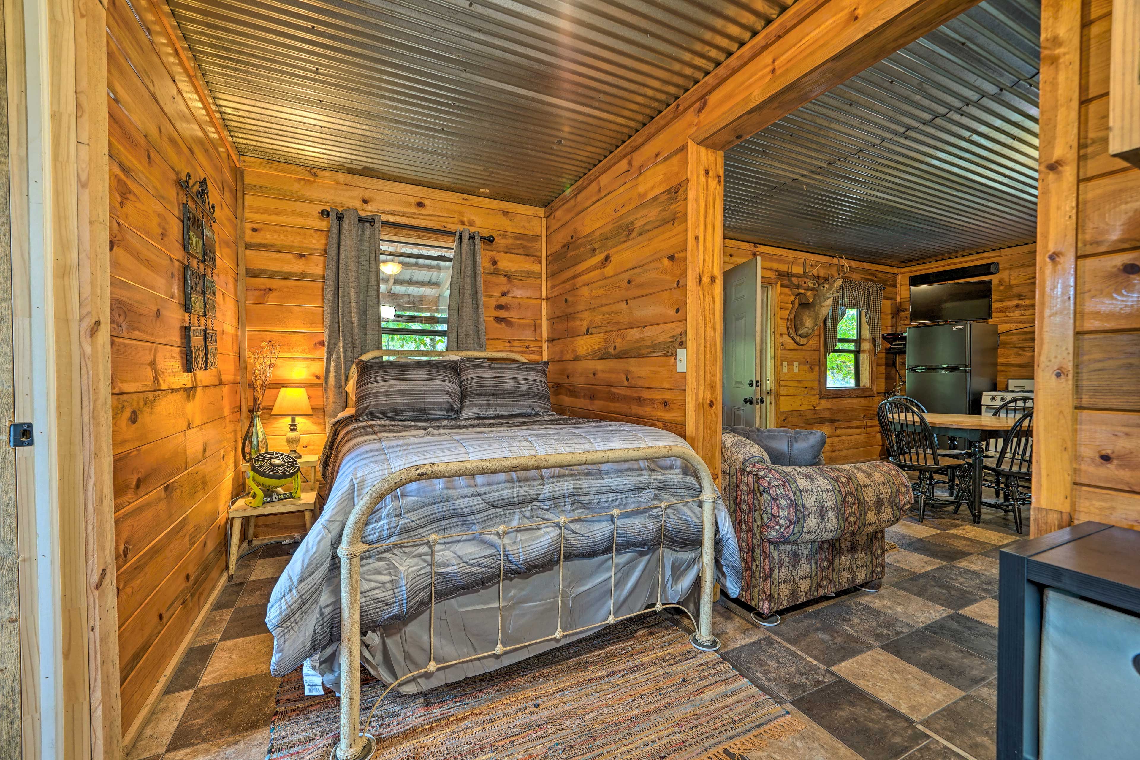 Living Room | Full Bed
