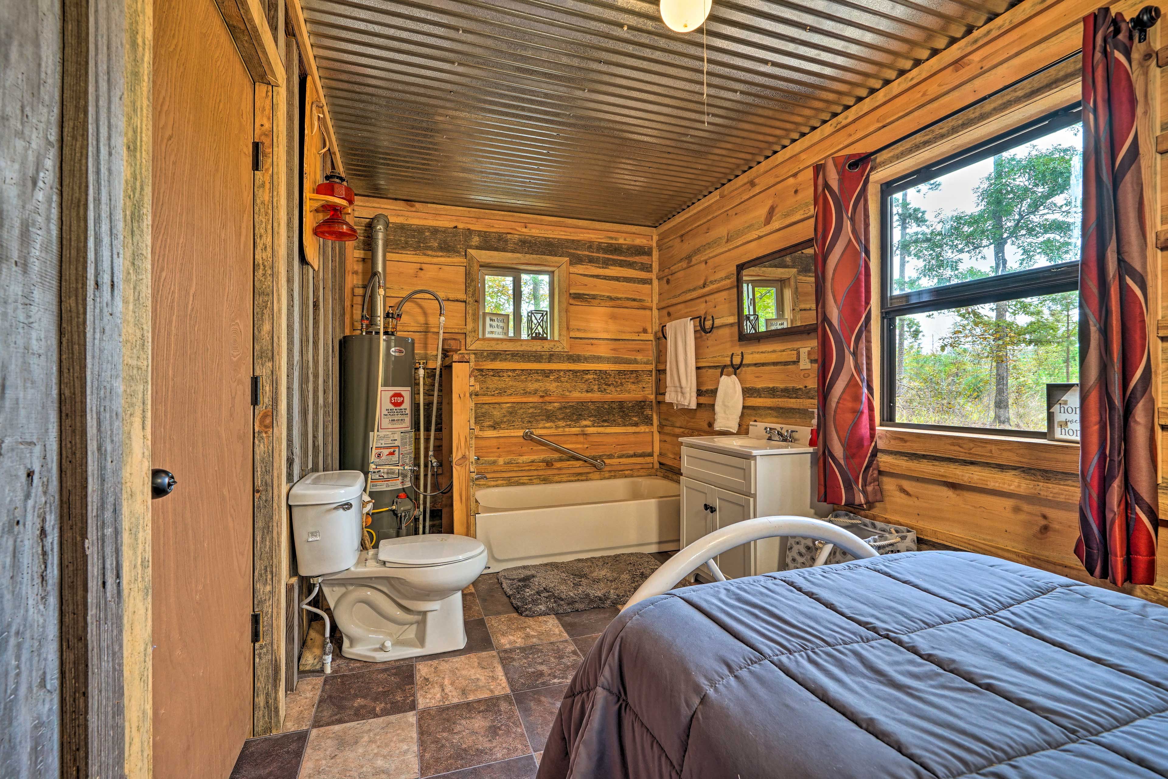 Bathroom | Towels Provided | Complimentary Toiletries