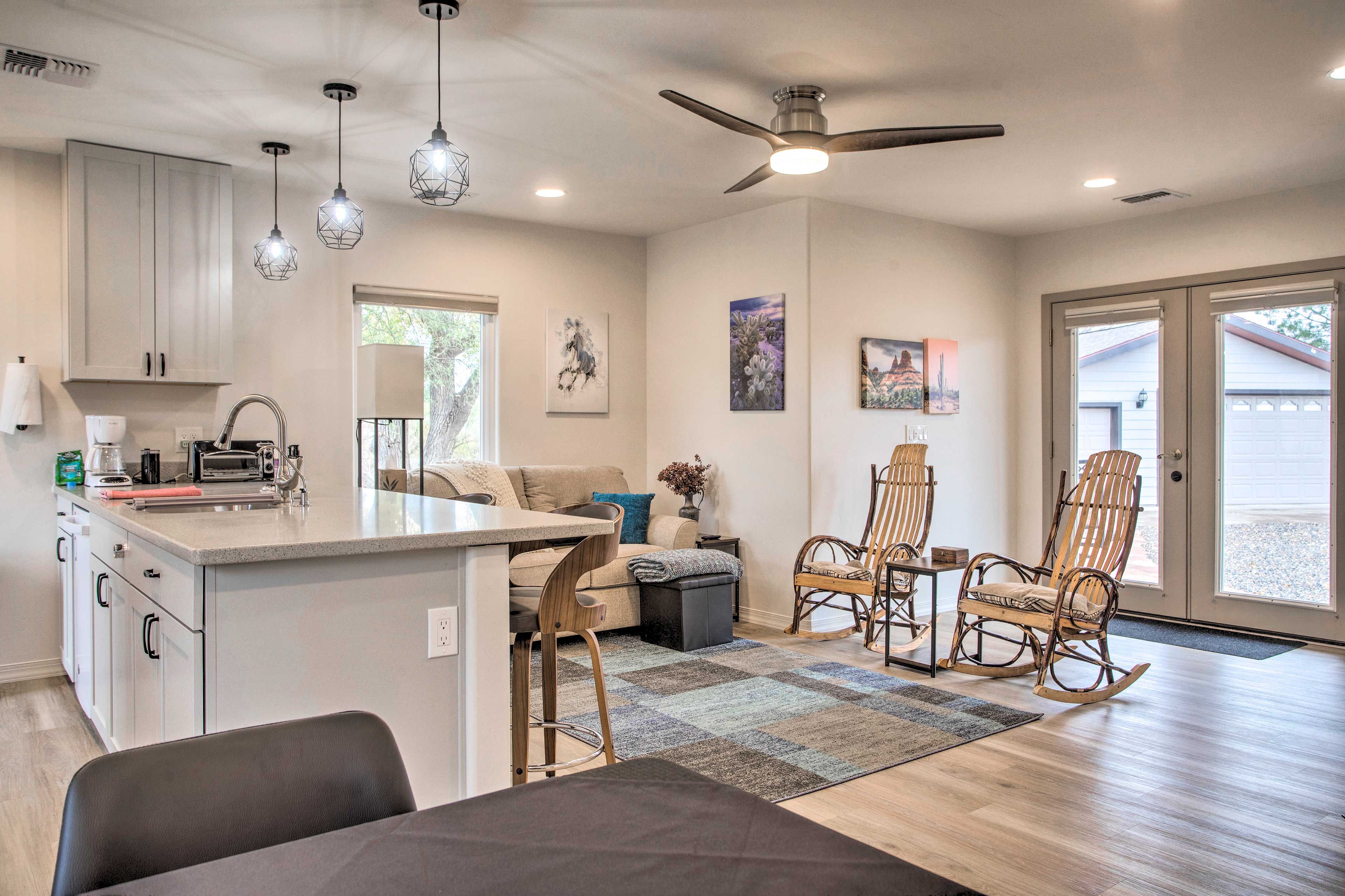Living Room | Laptop Friendly