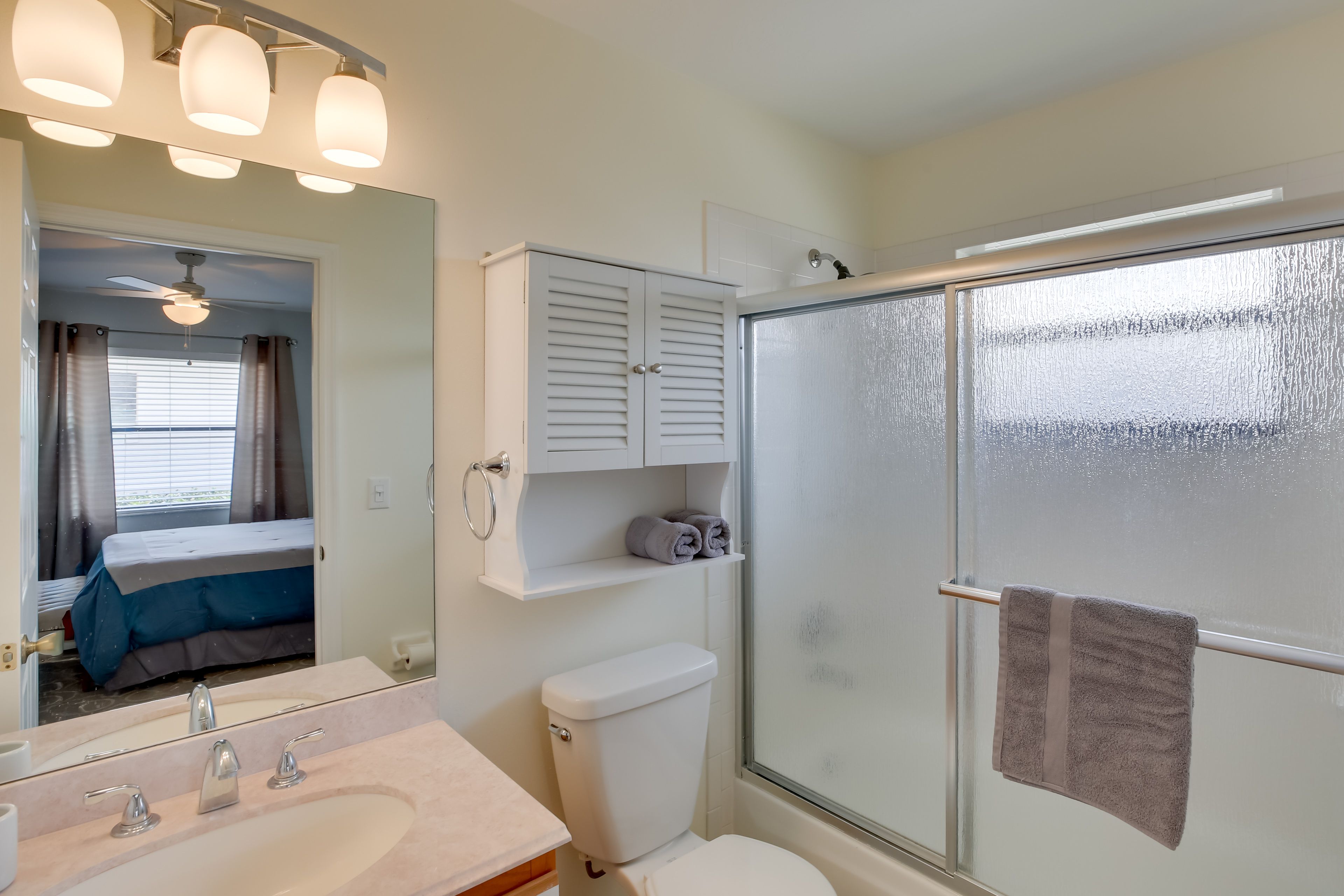 En-Suite Bathroom | Towels Provided