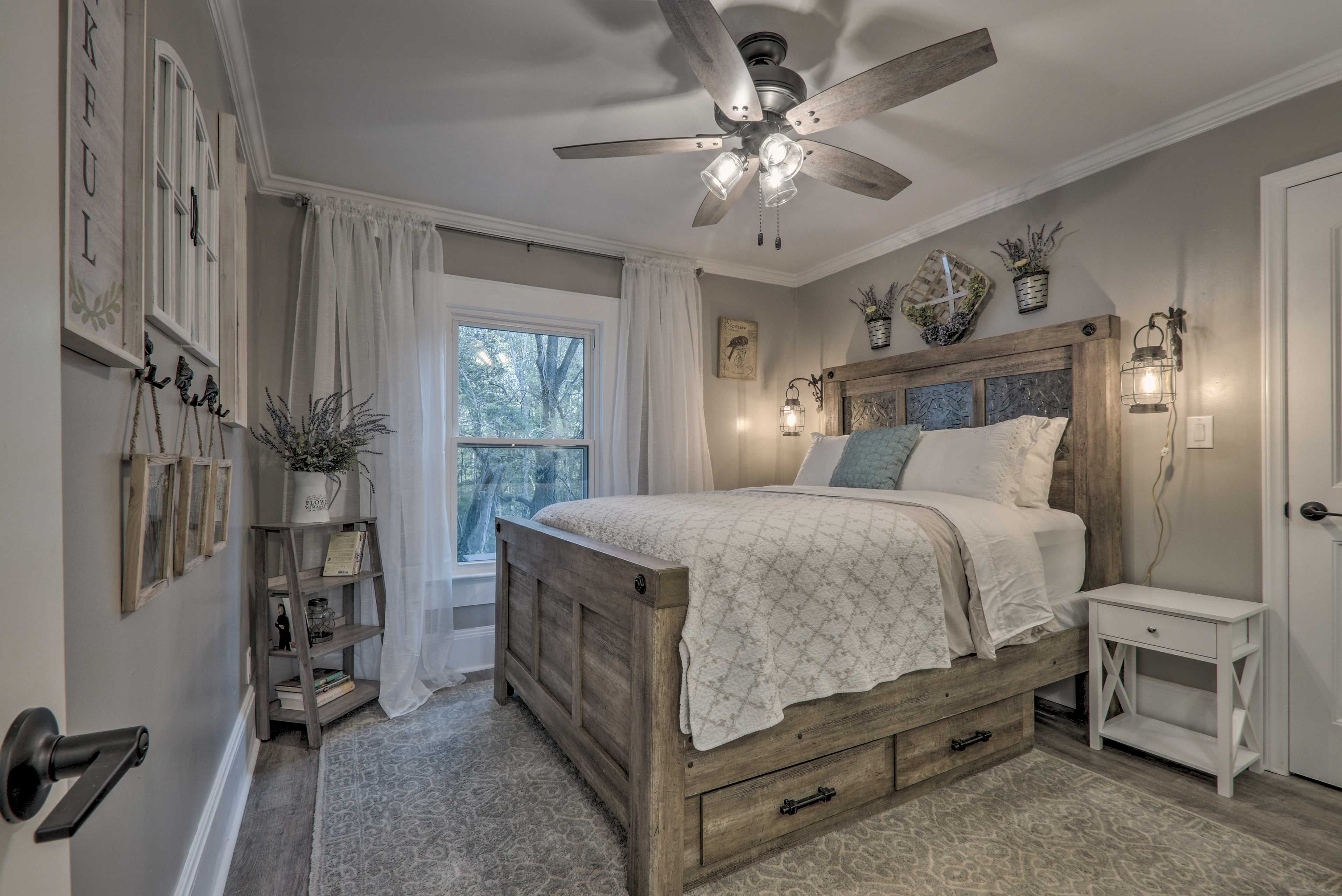 Bedroom 2 | Queen Bed