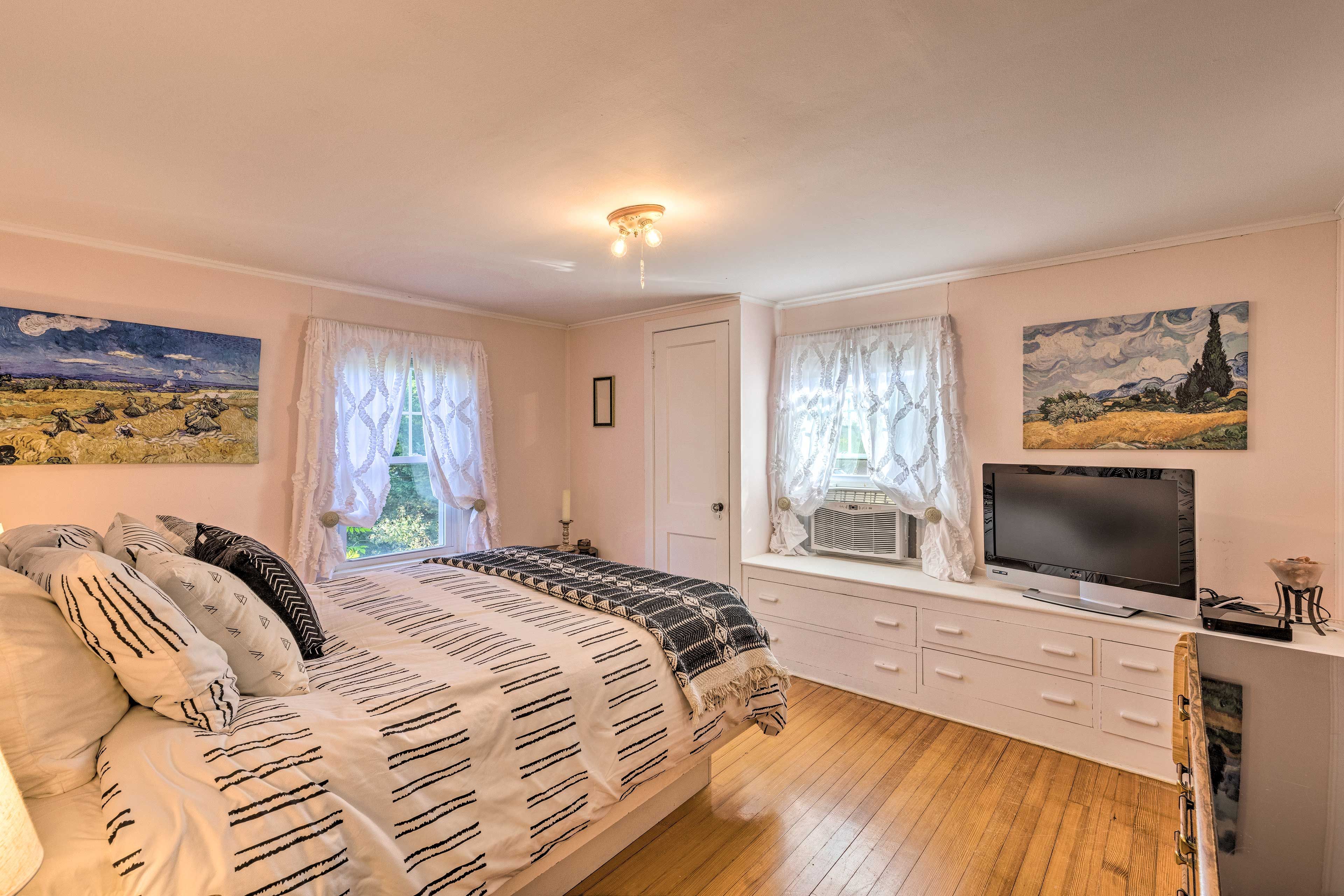 Bedroom 2 | Queen Bed | 2nd Floor