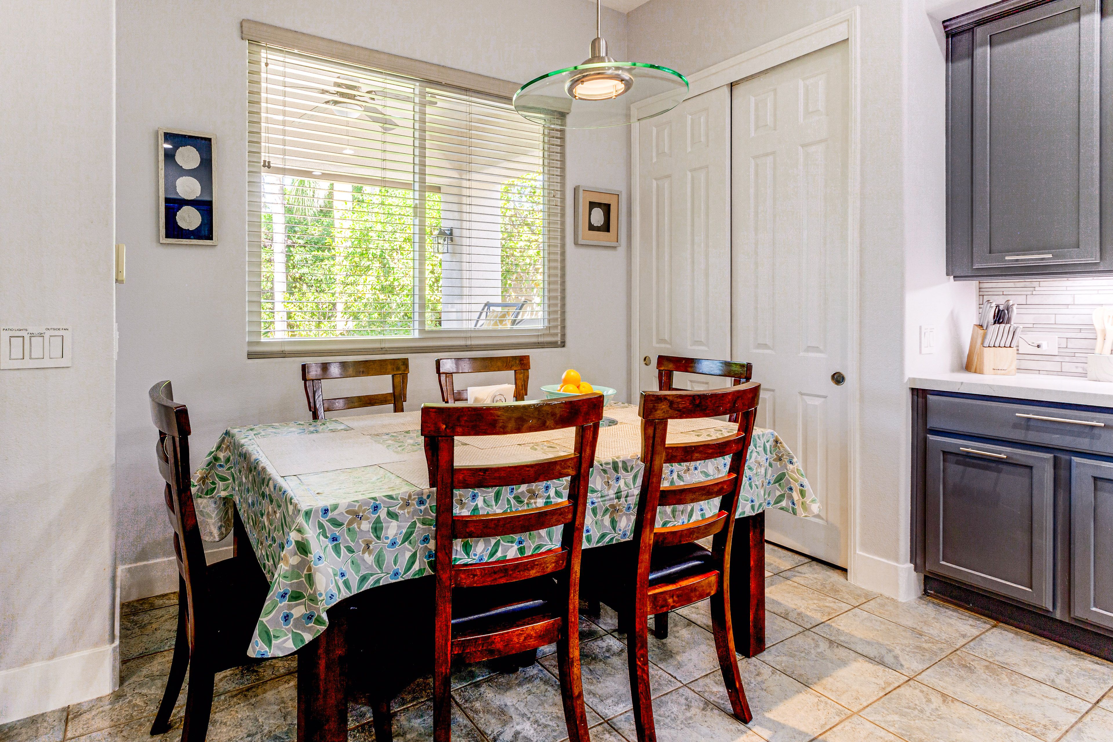 Dining Area | Dishes & Flatware Provided