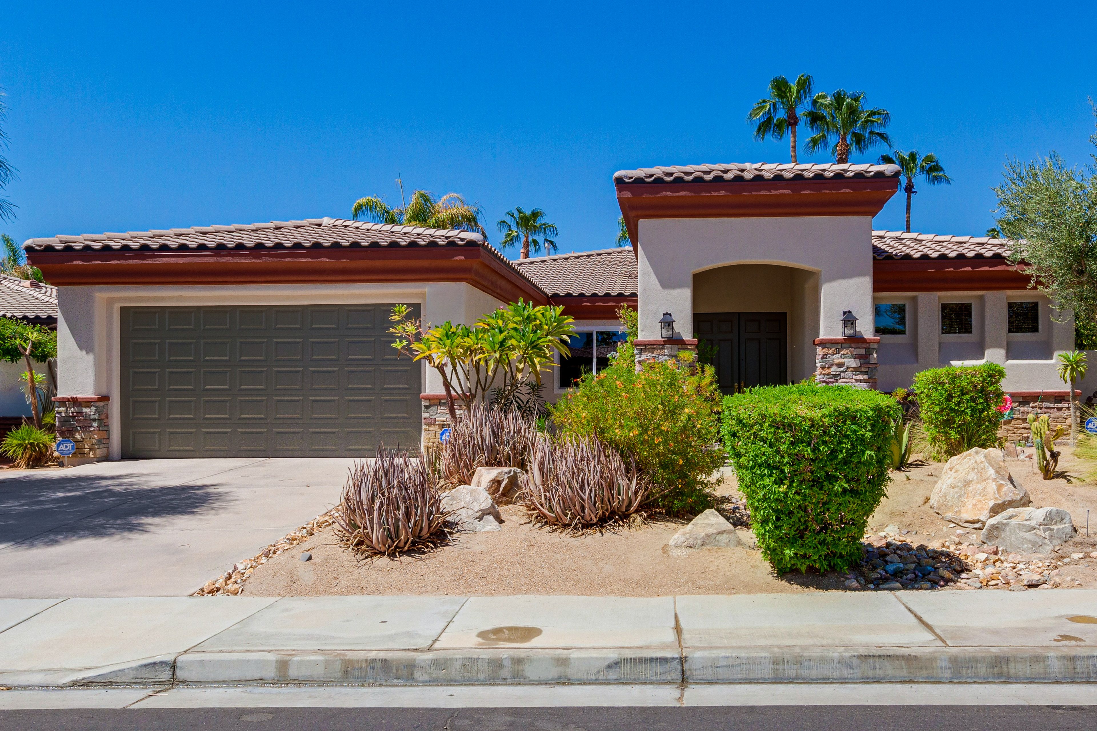 Exterior | Single-Story Home | Landscaped Yard