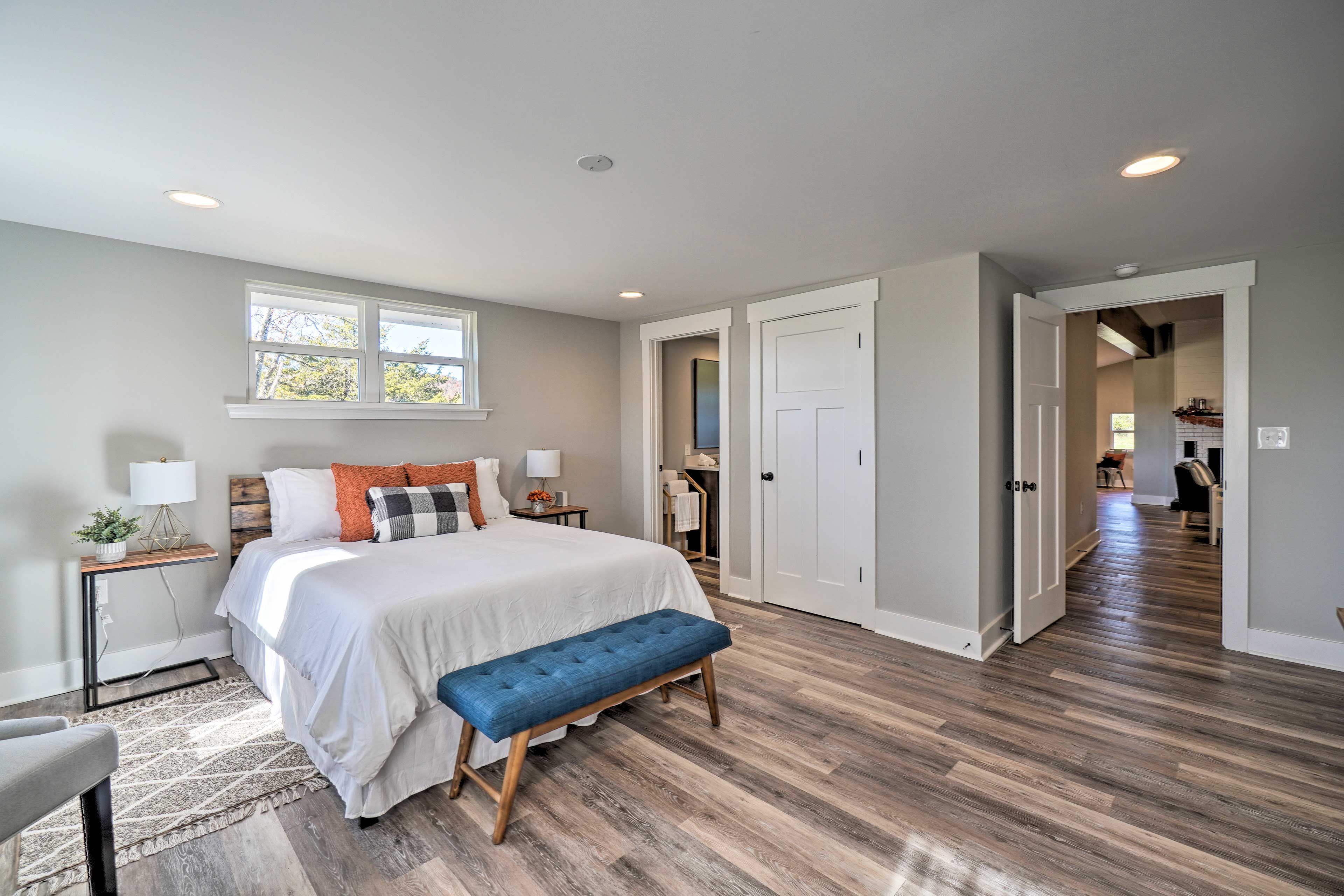 Bedroom 2 | Queen Bed | En-Suite Bathroom