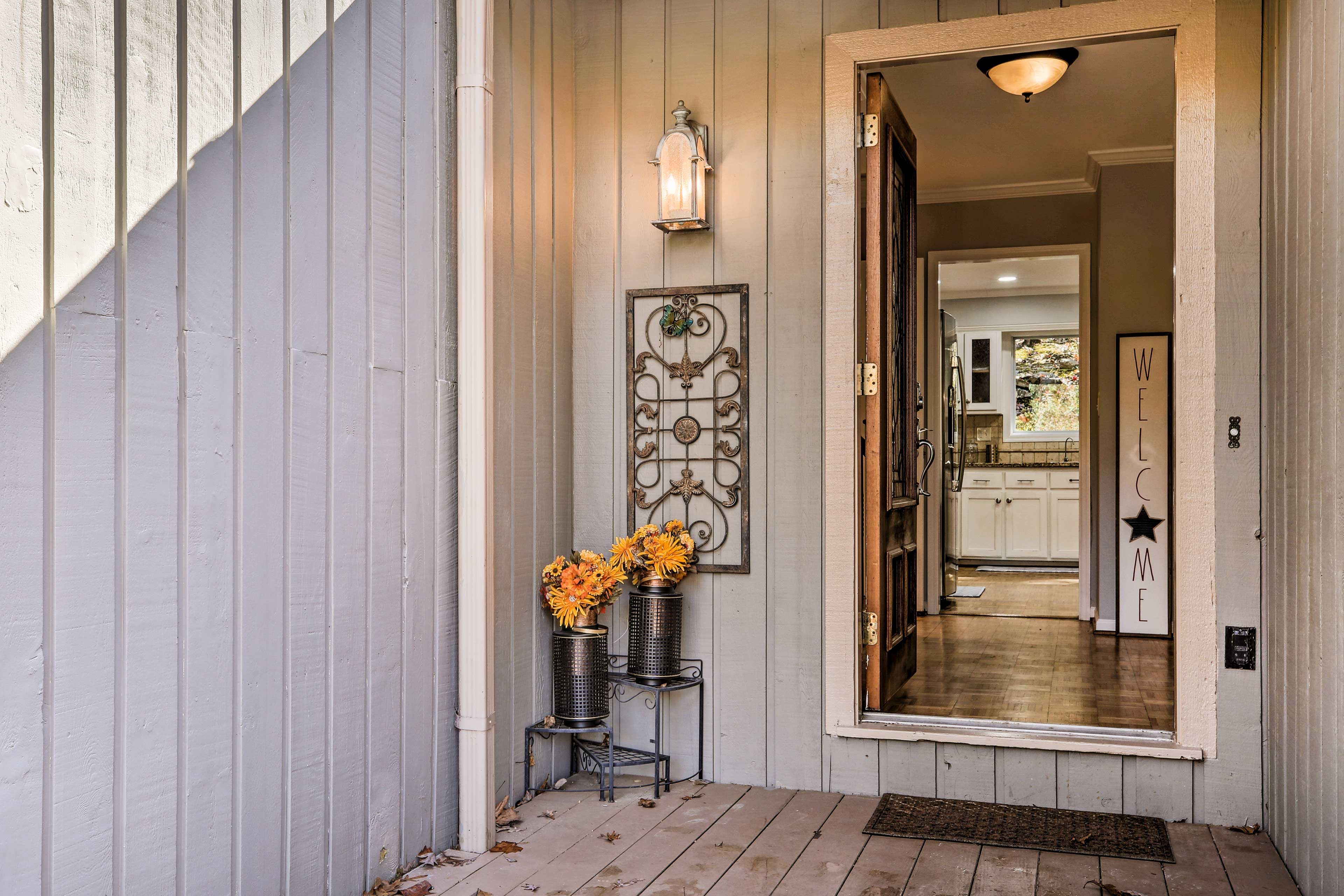 Private Entryway | Exterior Security Camera (1, Facing Out)