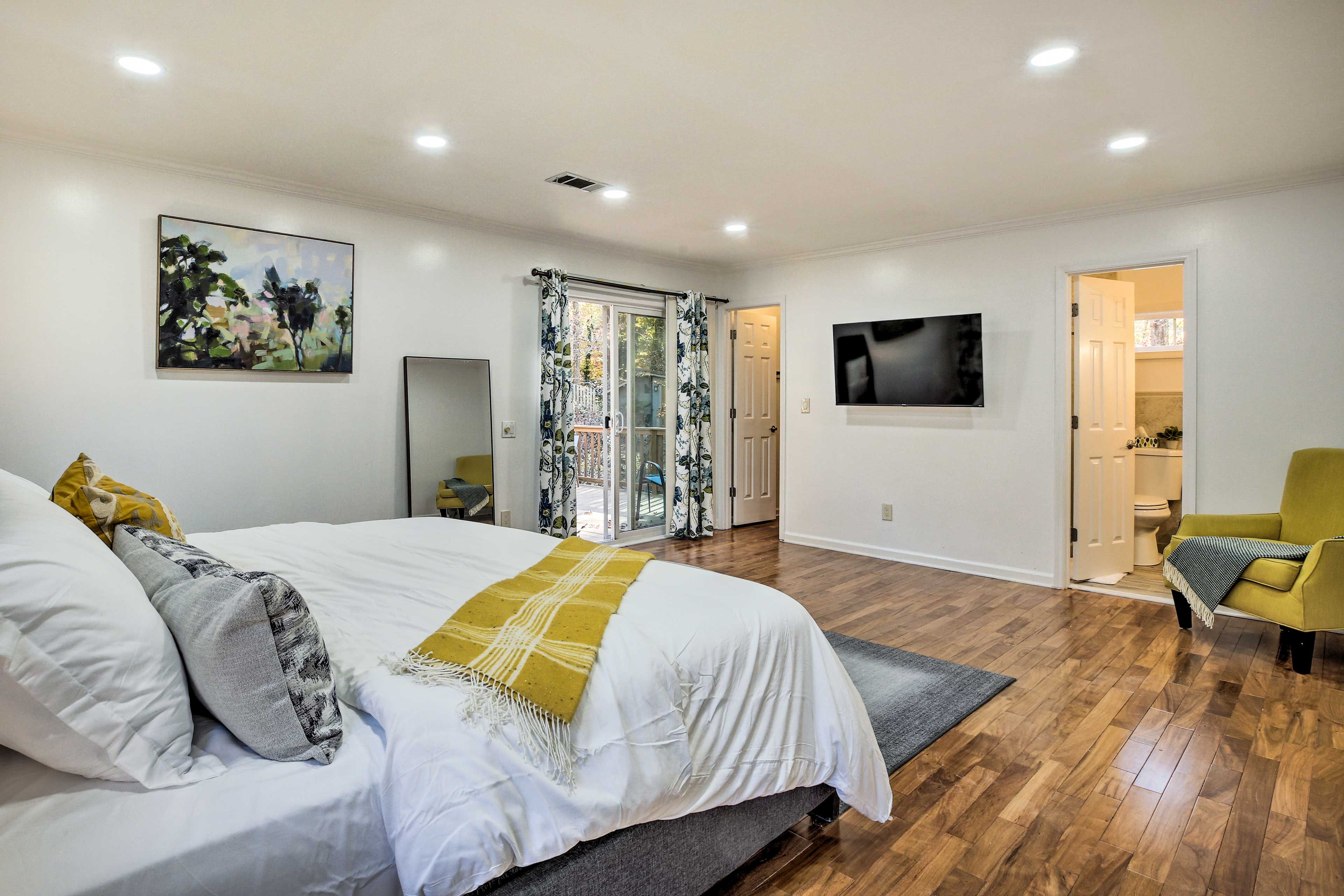 Bedroom 1 | Smart TV | En-Suite Bathroom