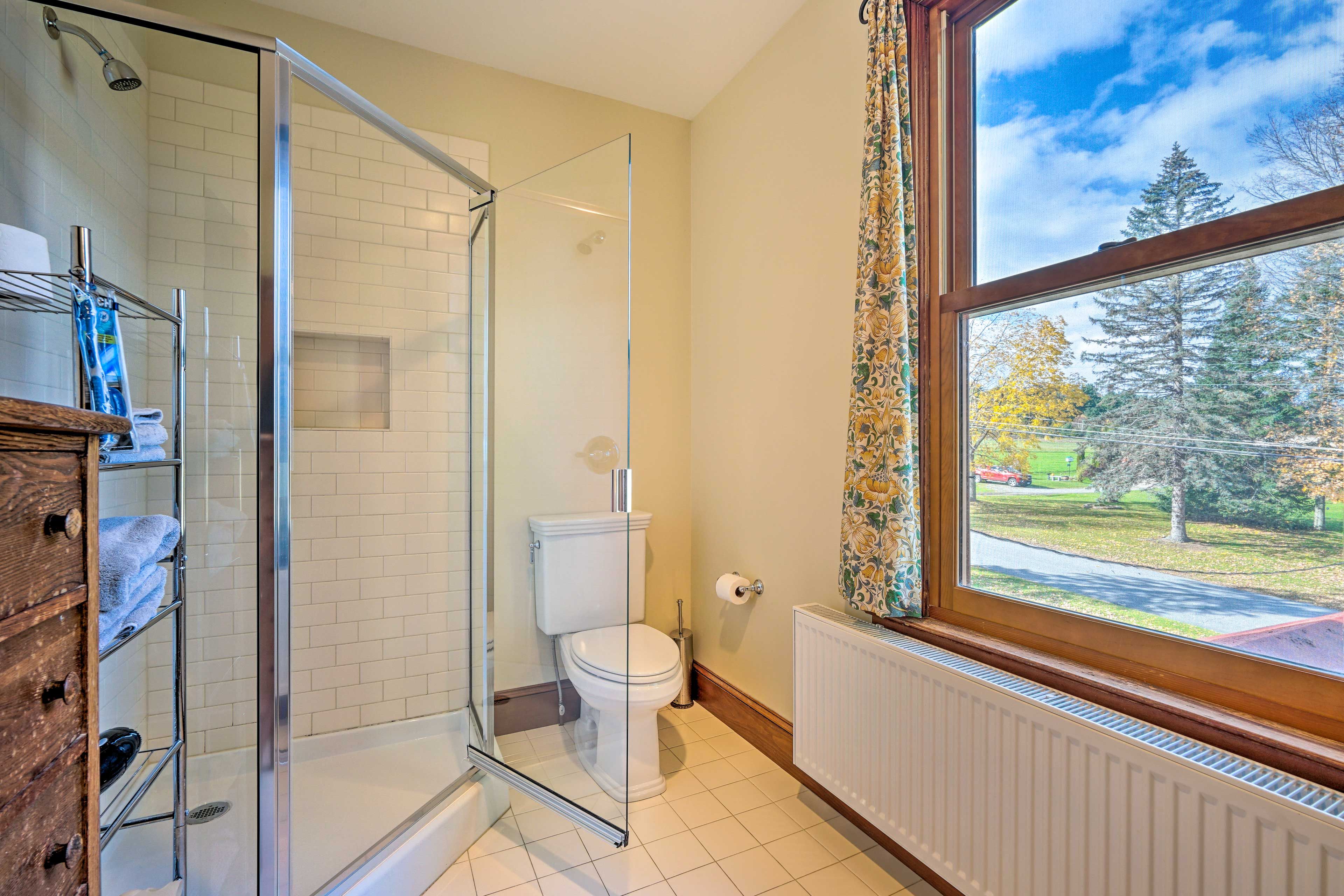Full En-Suite Bathroom
