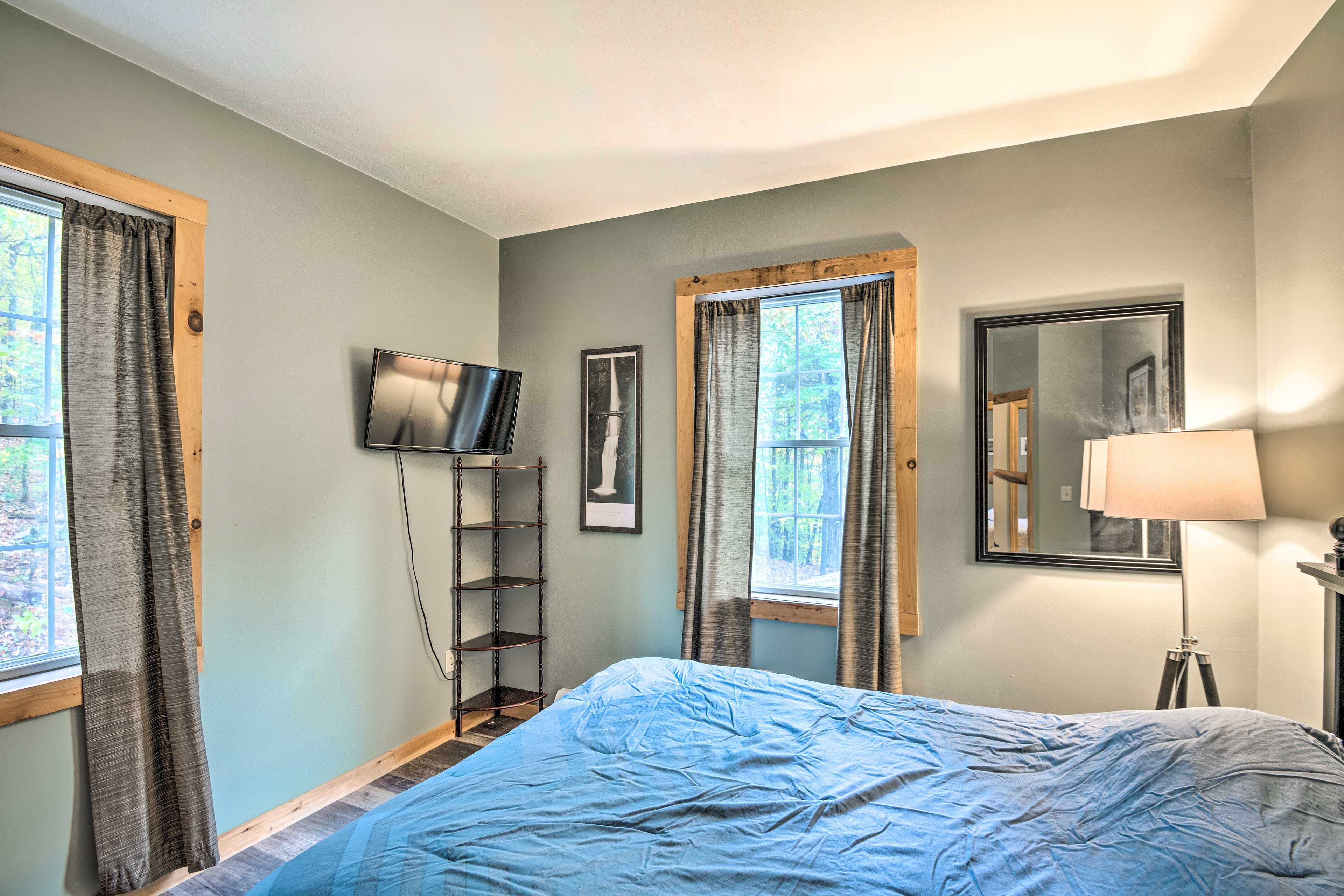 Bedroom 2 | Smart TV