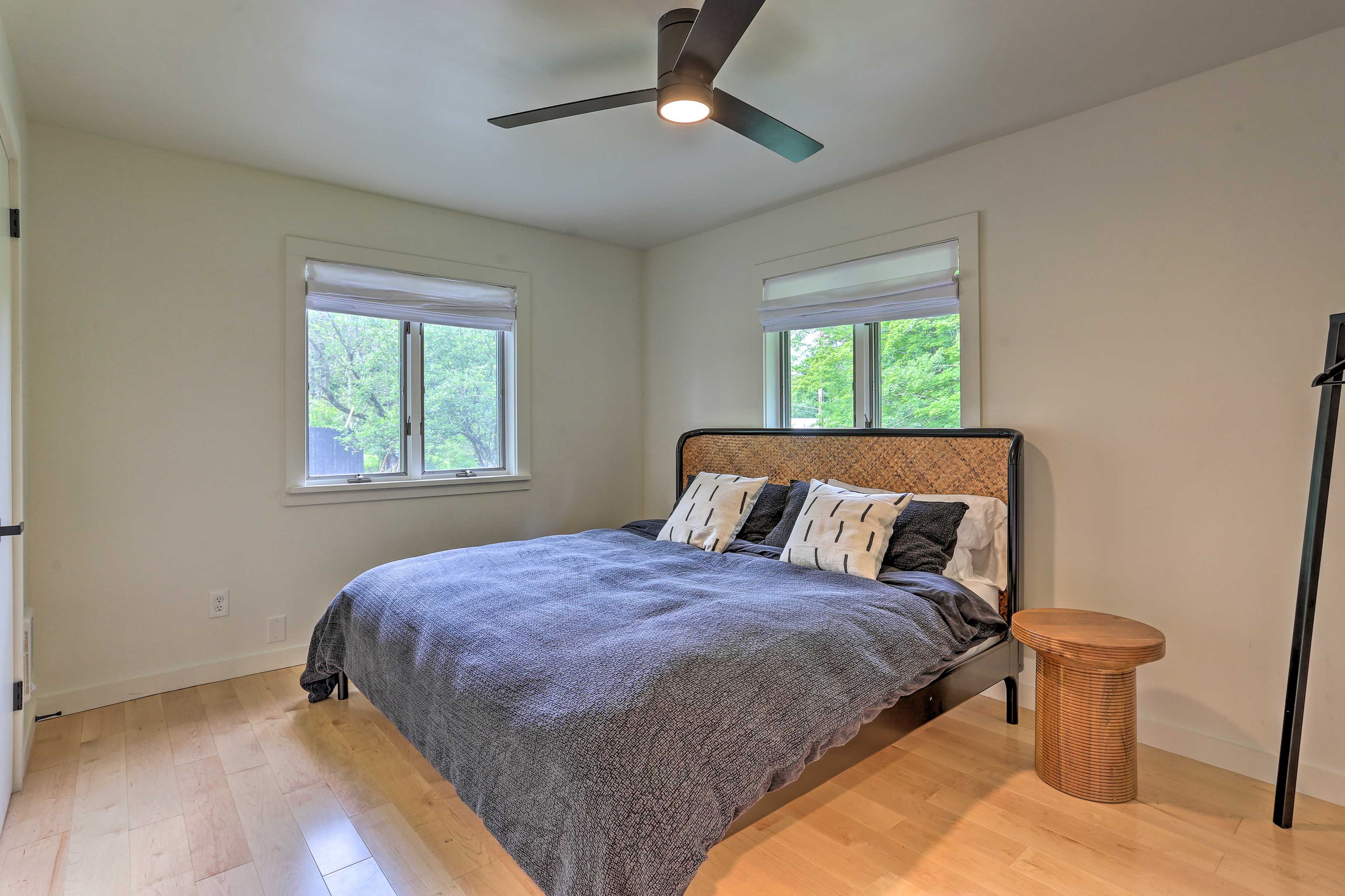 Bedroom 1 | King Bed
