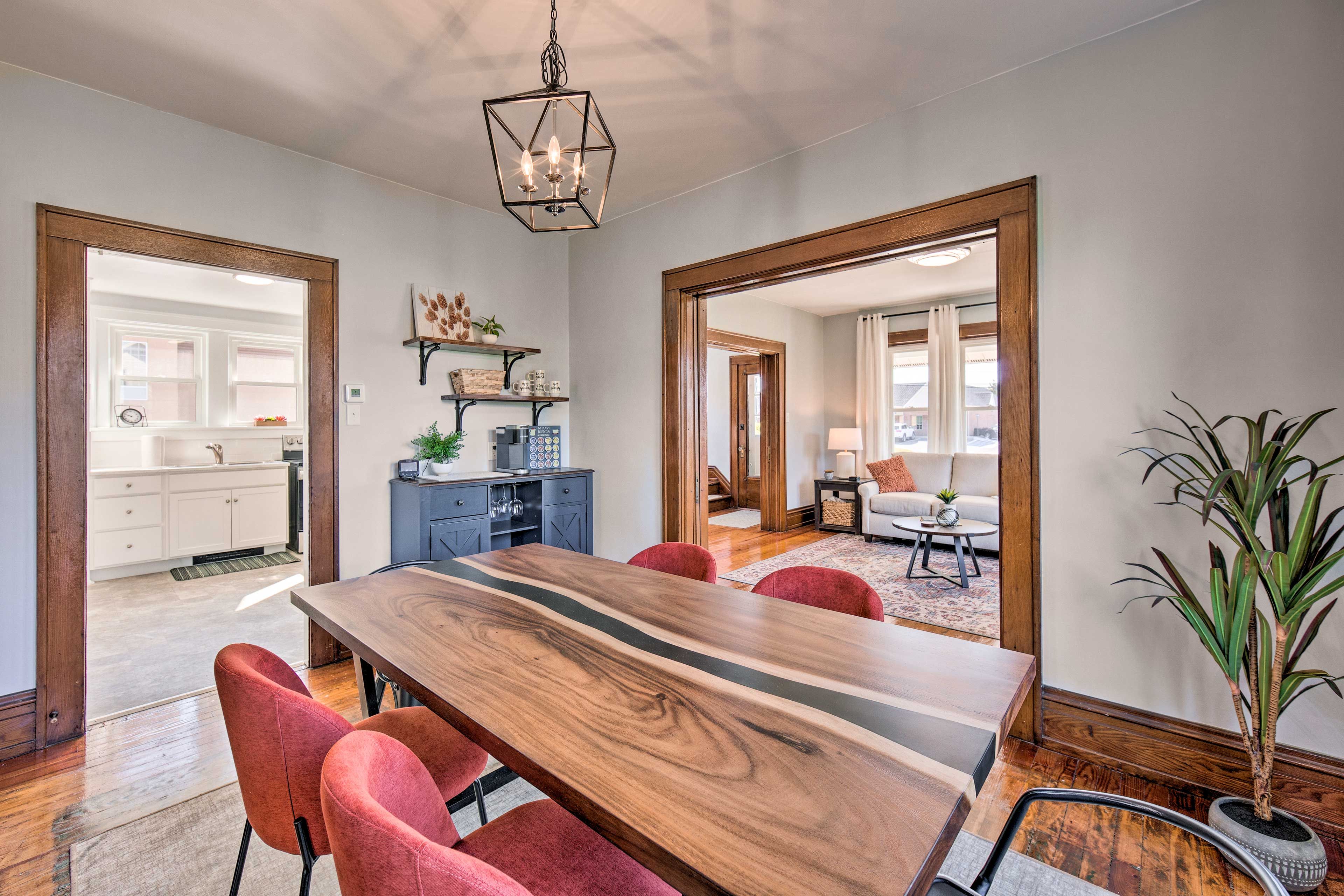 Dining Area | Full Kitchen | Keurig Coffee Maker