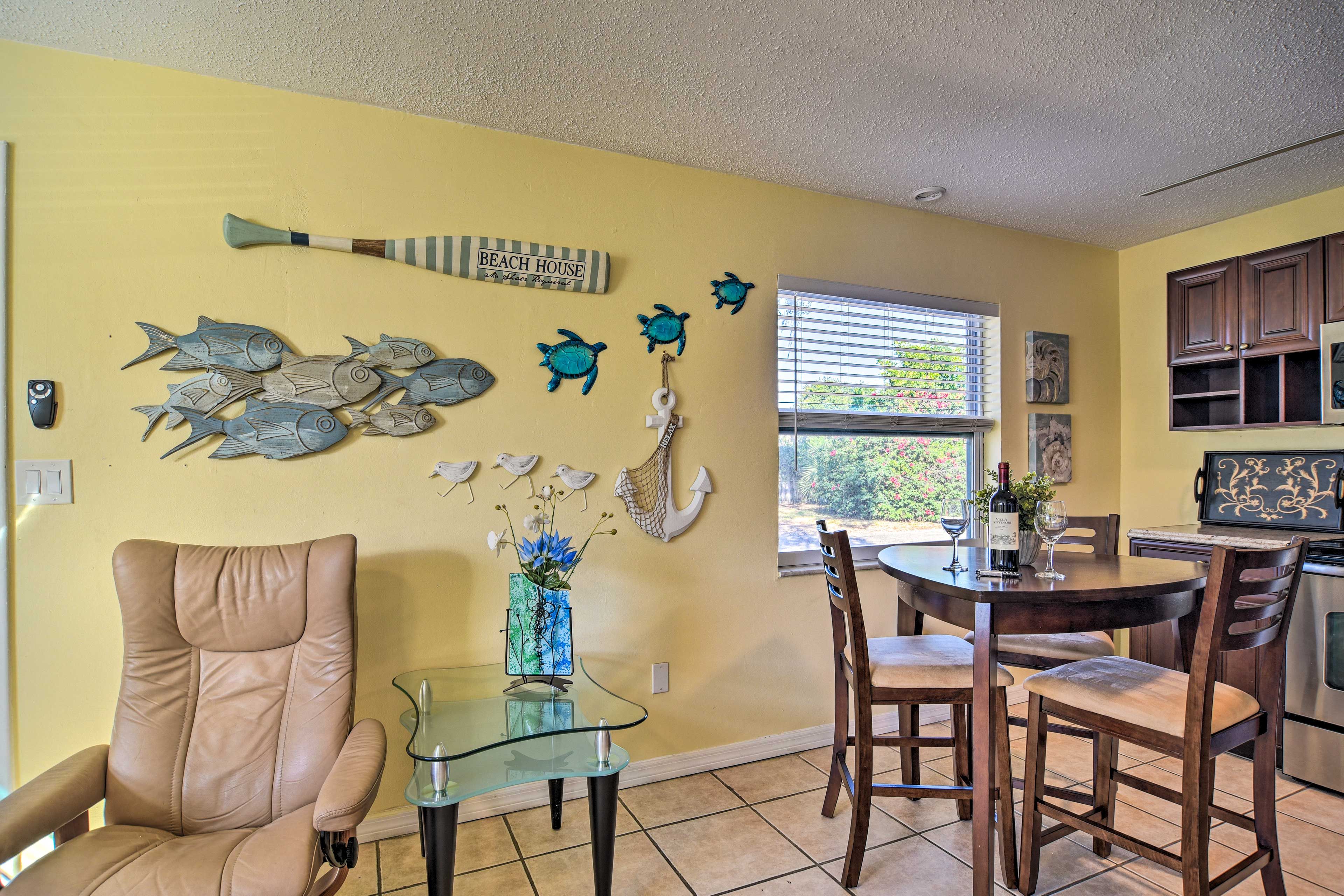 Living Room | 3-Person Dining Table