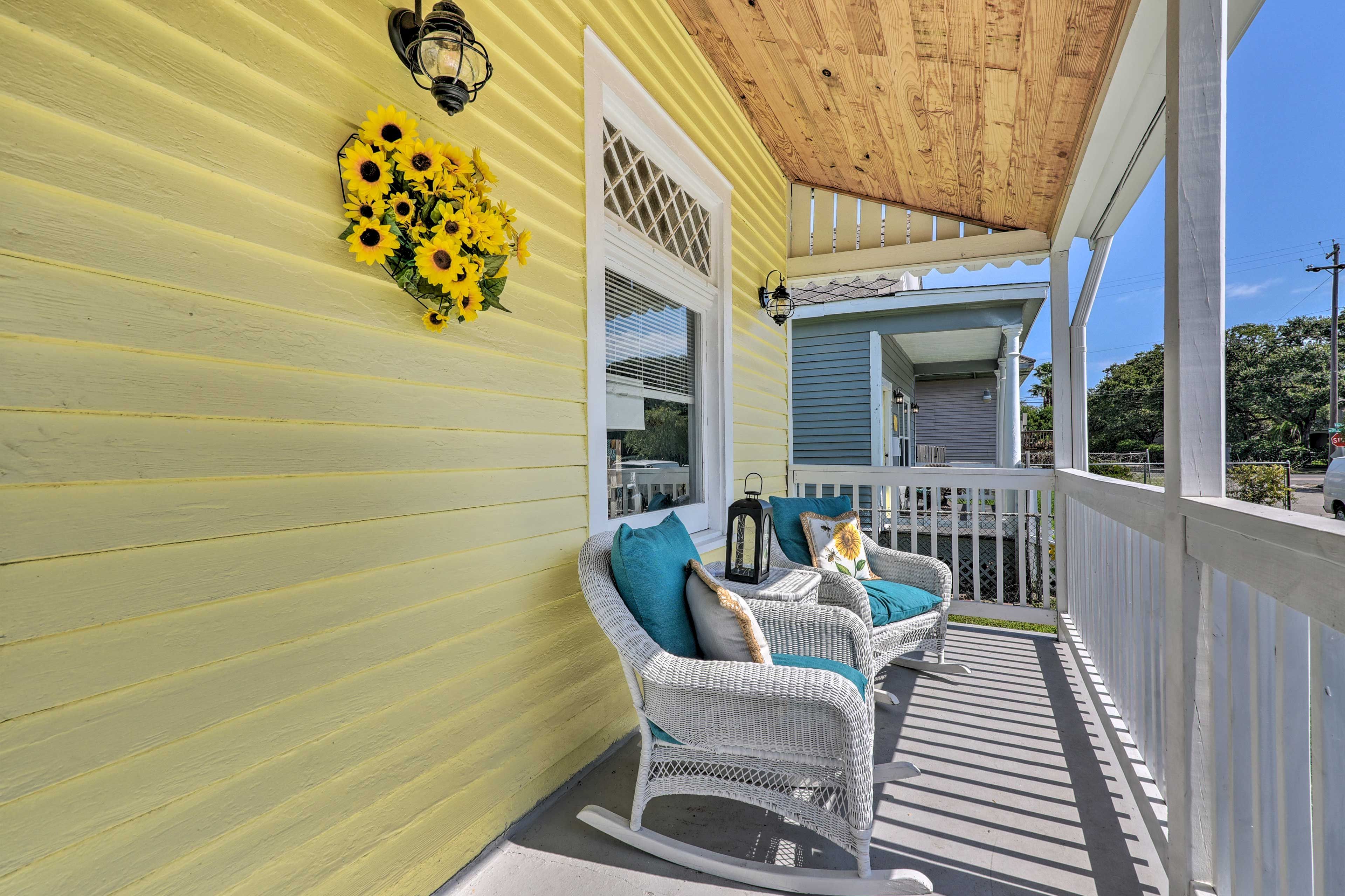 Front Porch | Cushioned Seating