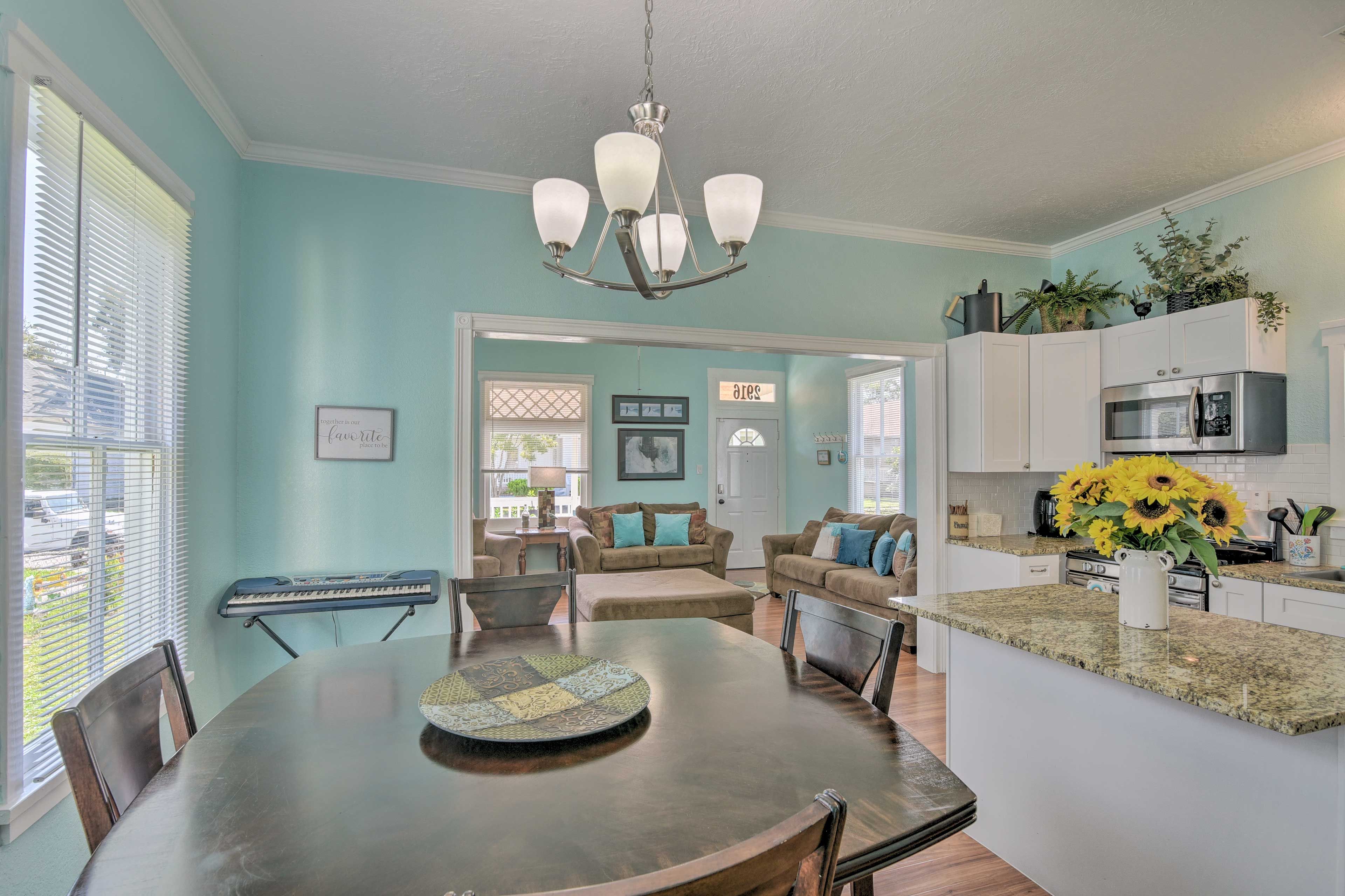 Dining Room | Keyboard