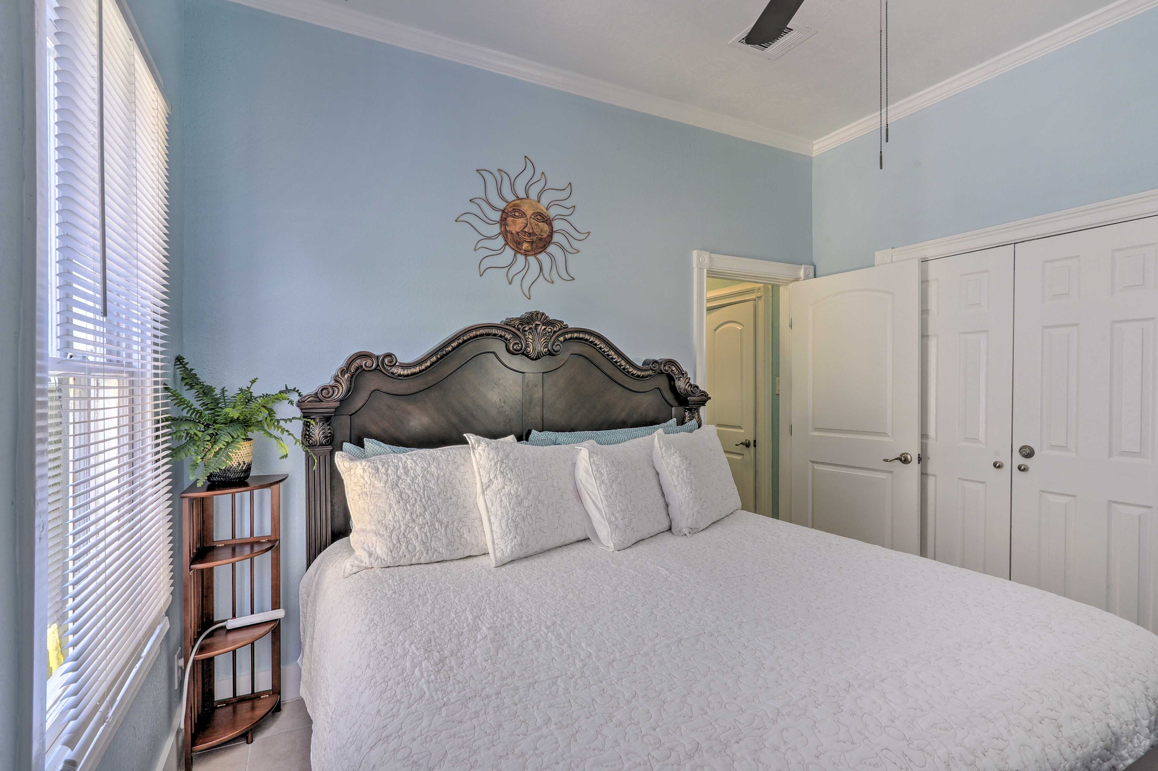 Bedroom 1 | King Bed | Linens Provided