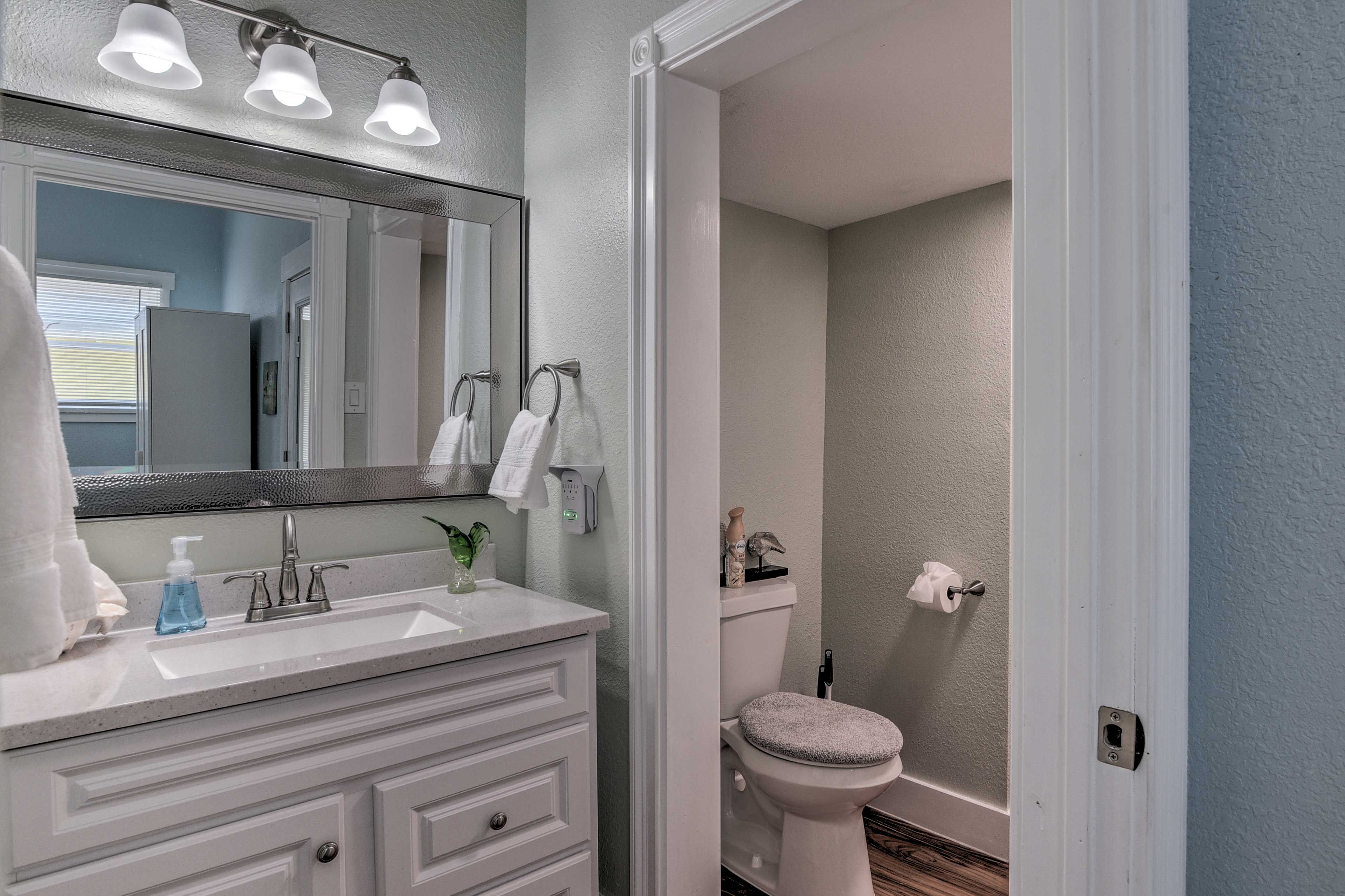 En-Suite Bathroom | Towels Provided | Complimentary Toiletries | Hair Dryer