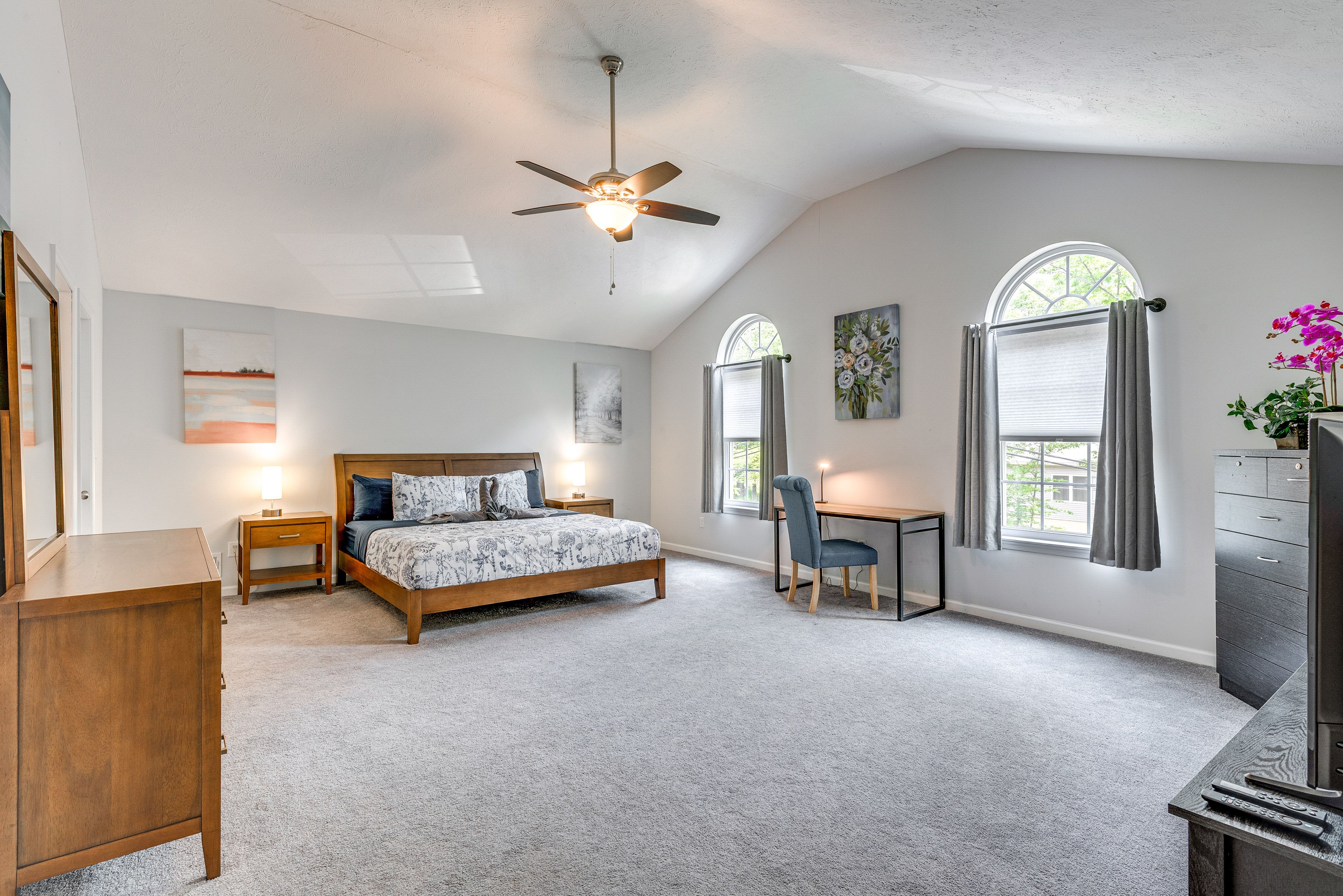 Bedroom 1 | King Bed | 2nd Floor