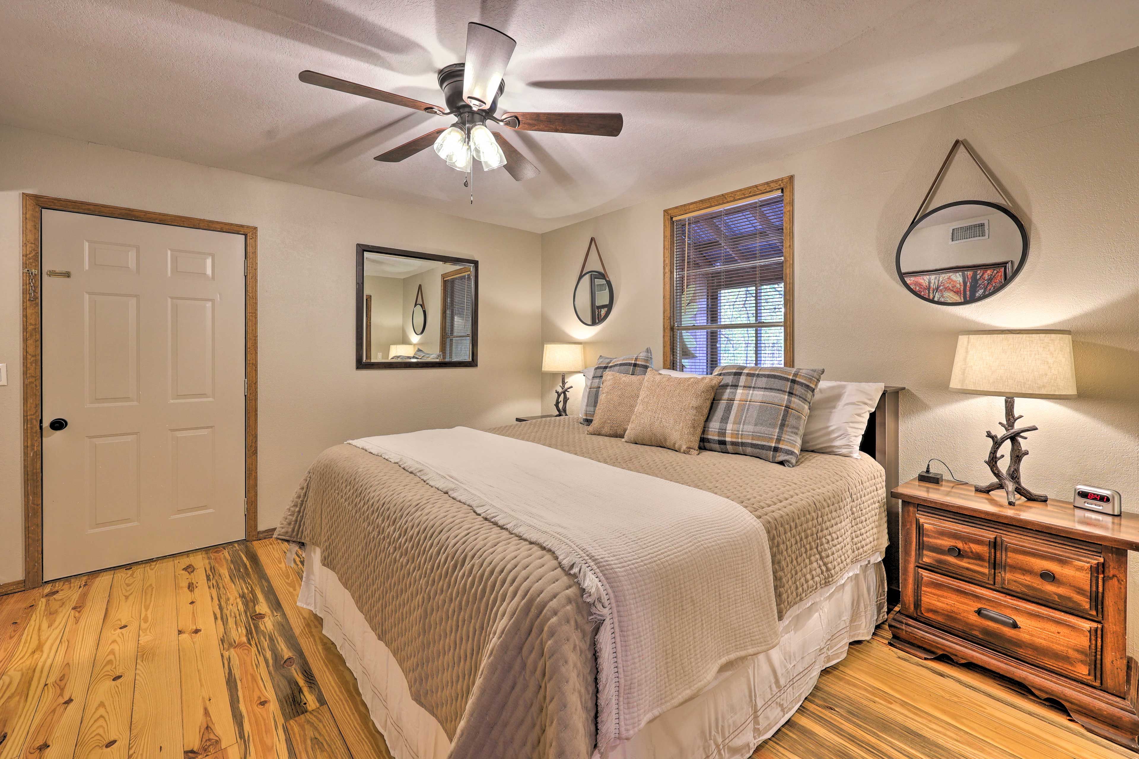 Bedroom 1 | King Bed | Linens Provided | 1st Floor