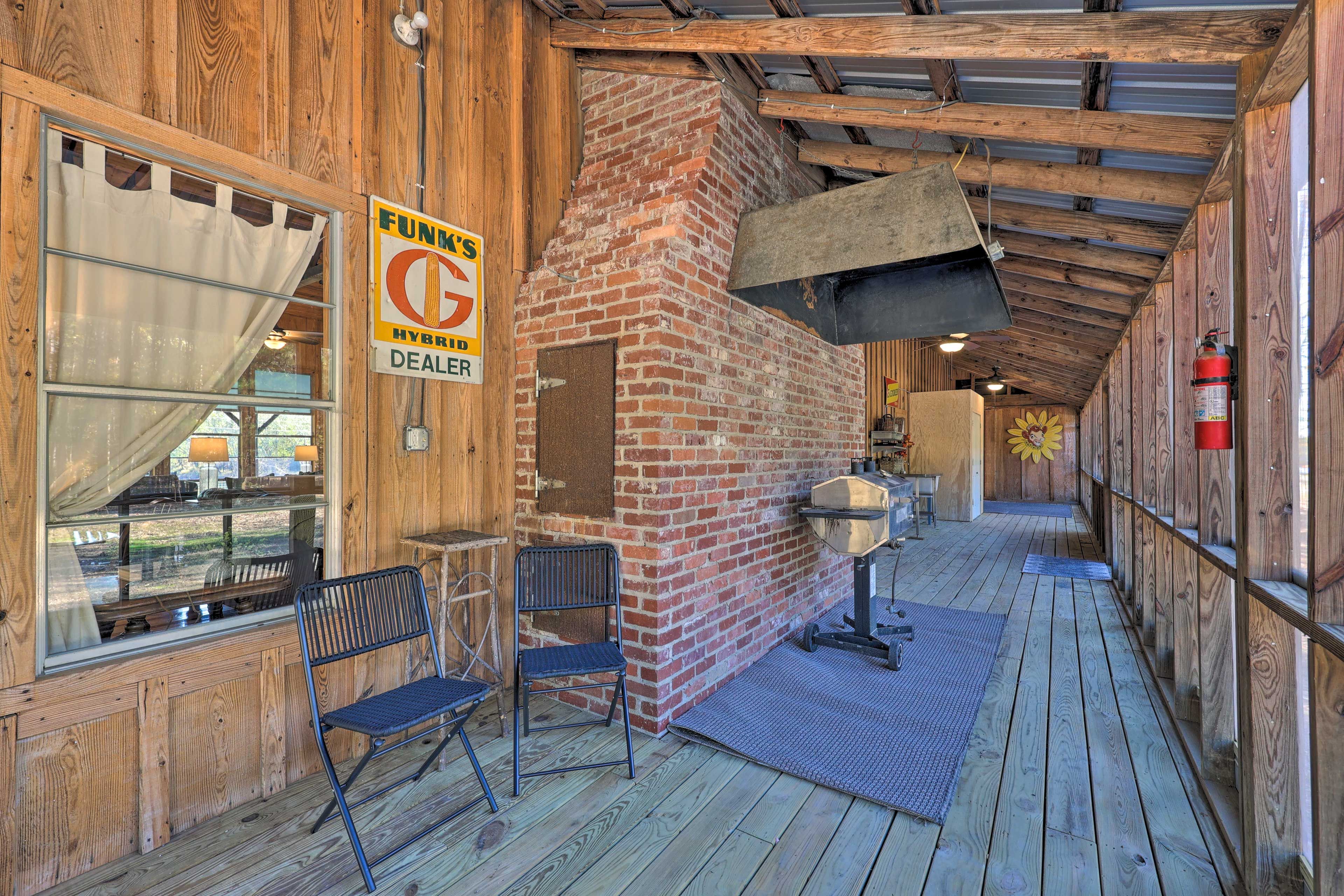 Screened-In Porch