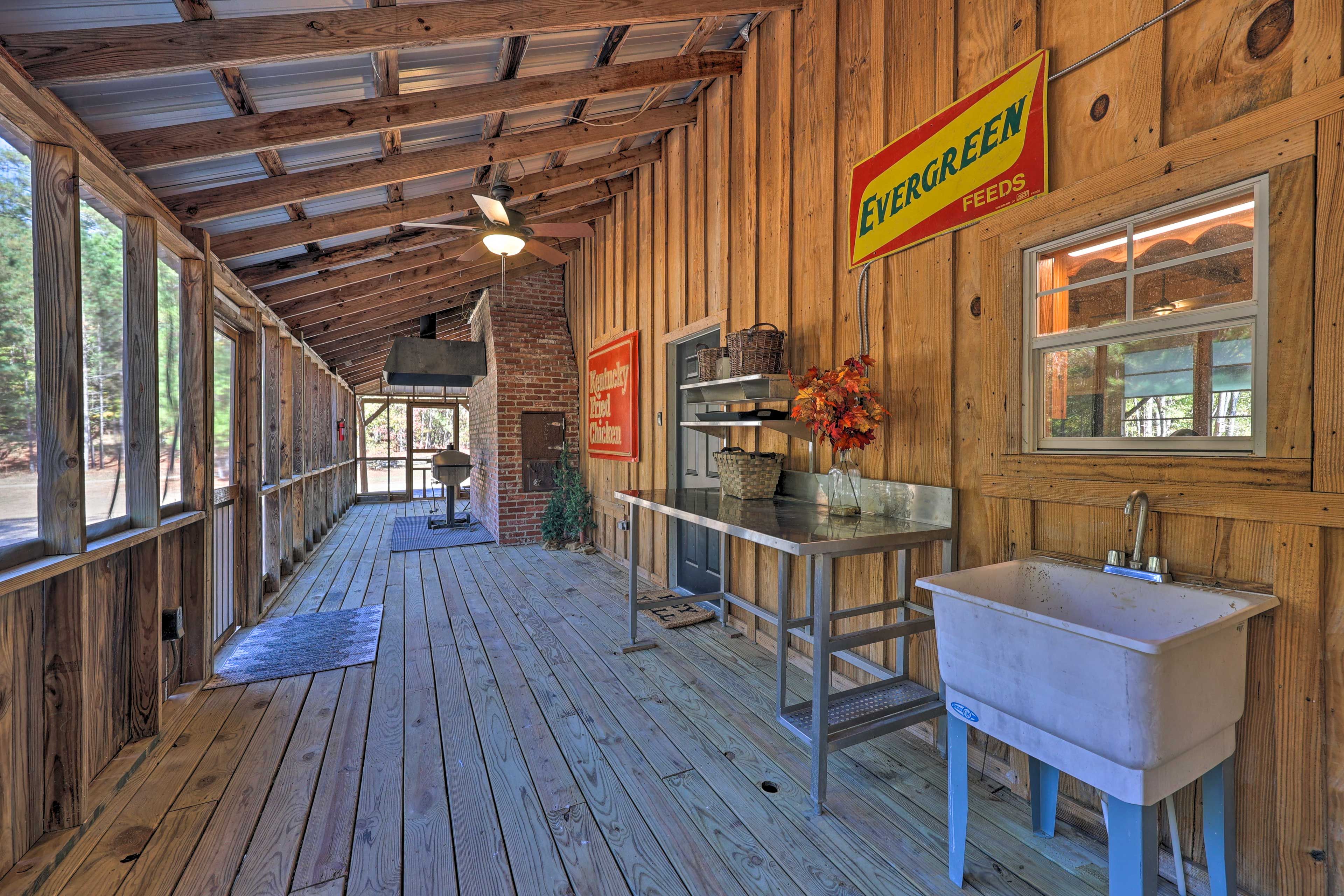Screened-In Porch