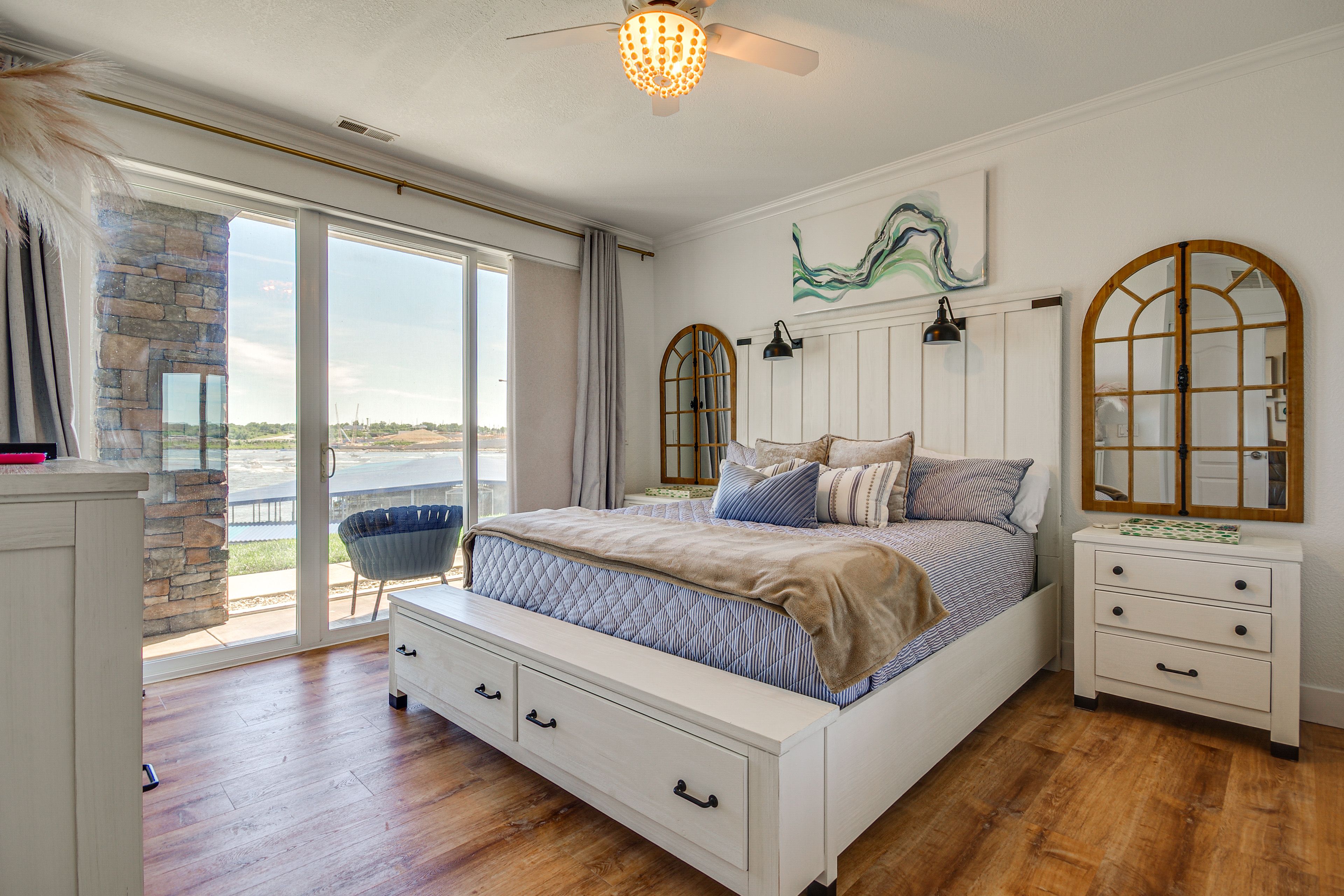 Bedroom 1 | King Bed