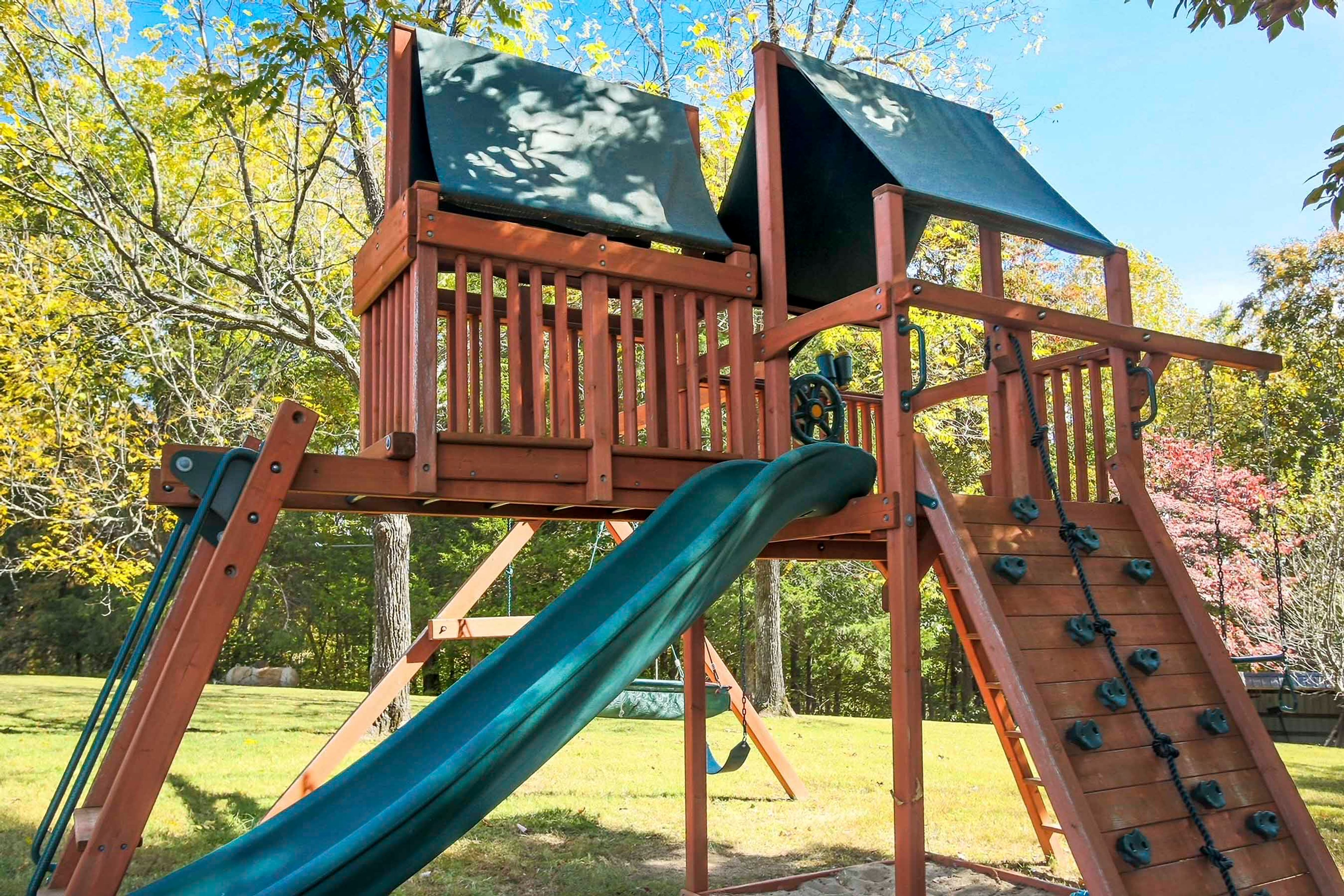 Spacious Yard | Playground