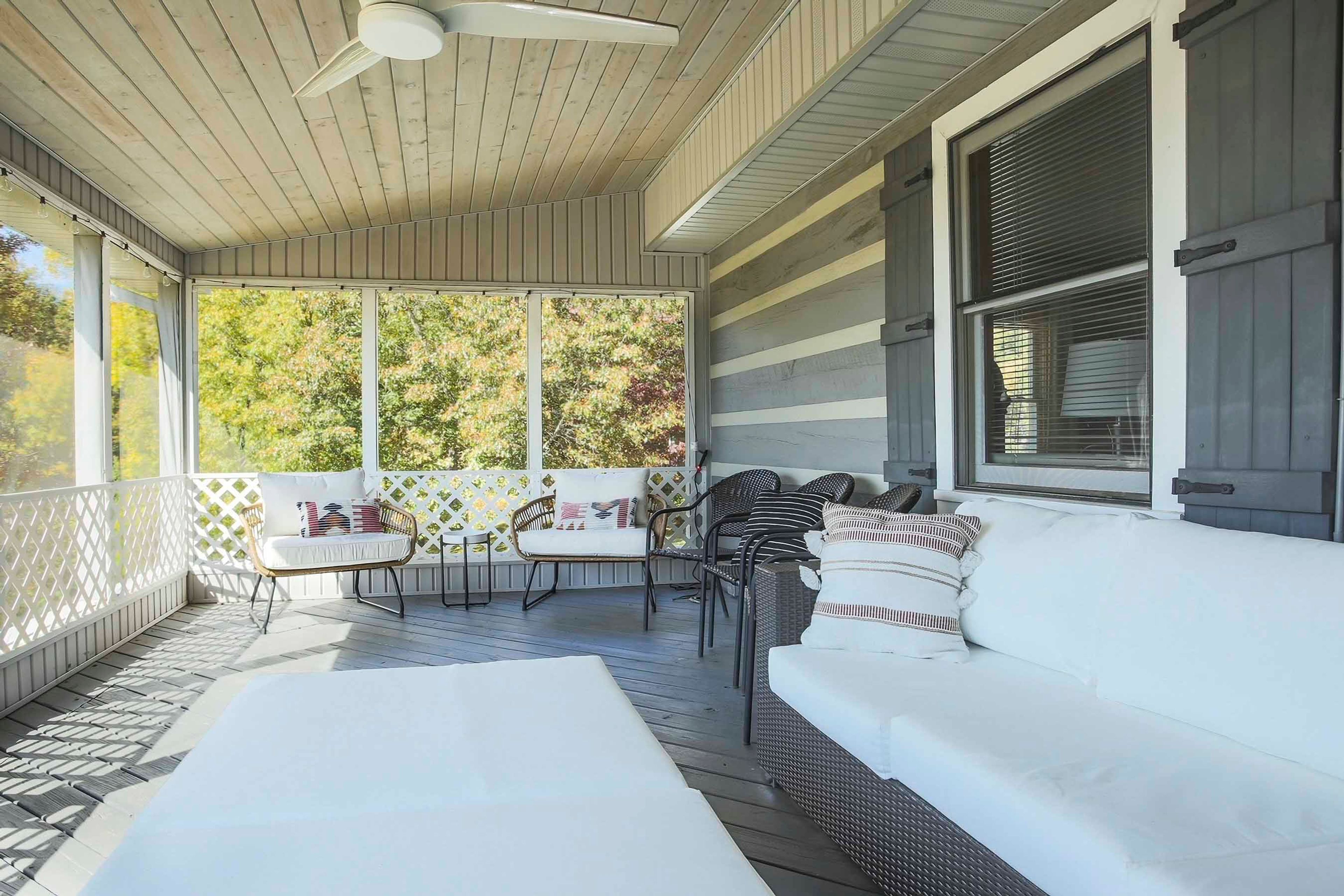 Screened-In Porch w/ Ceiling Fan