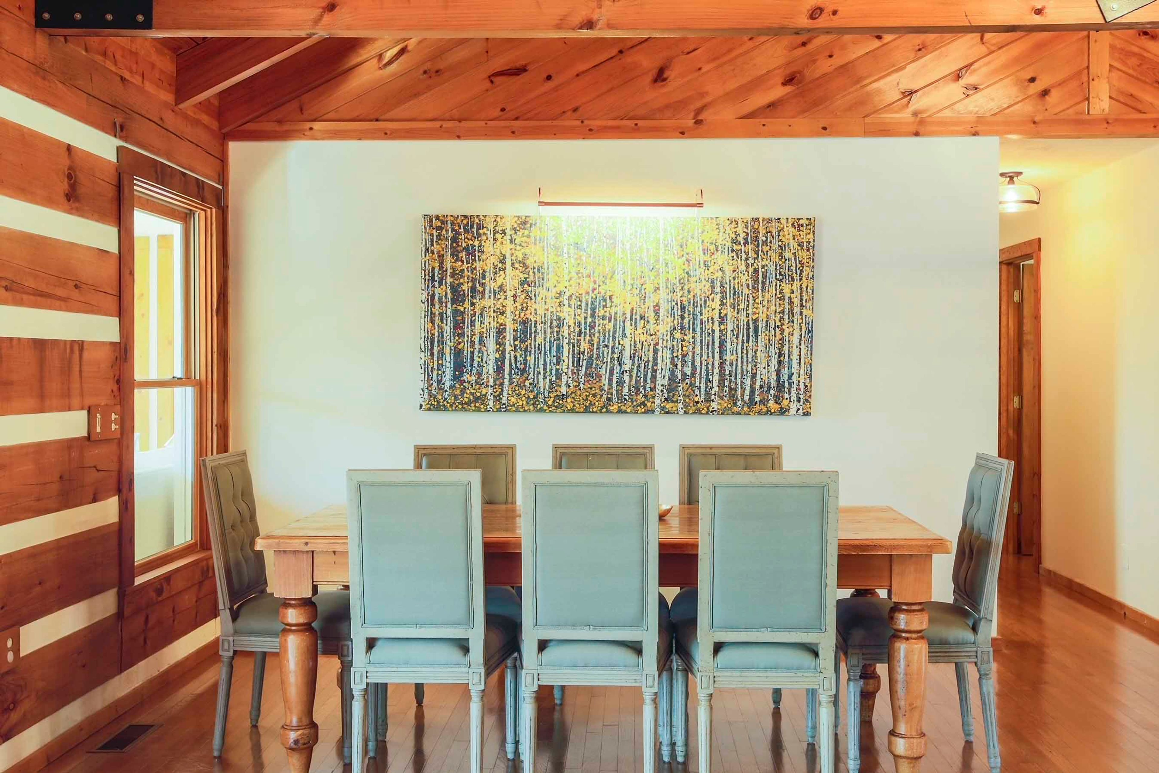 Dining Area | Dishware/Flatware Provided