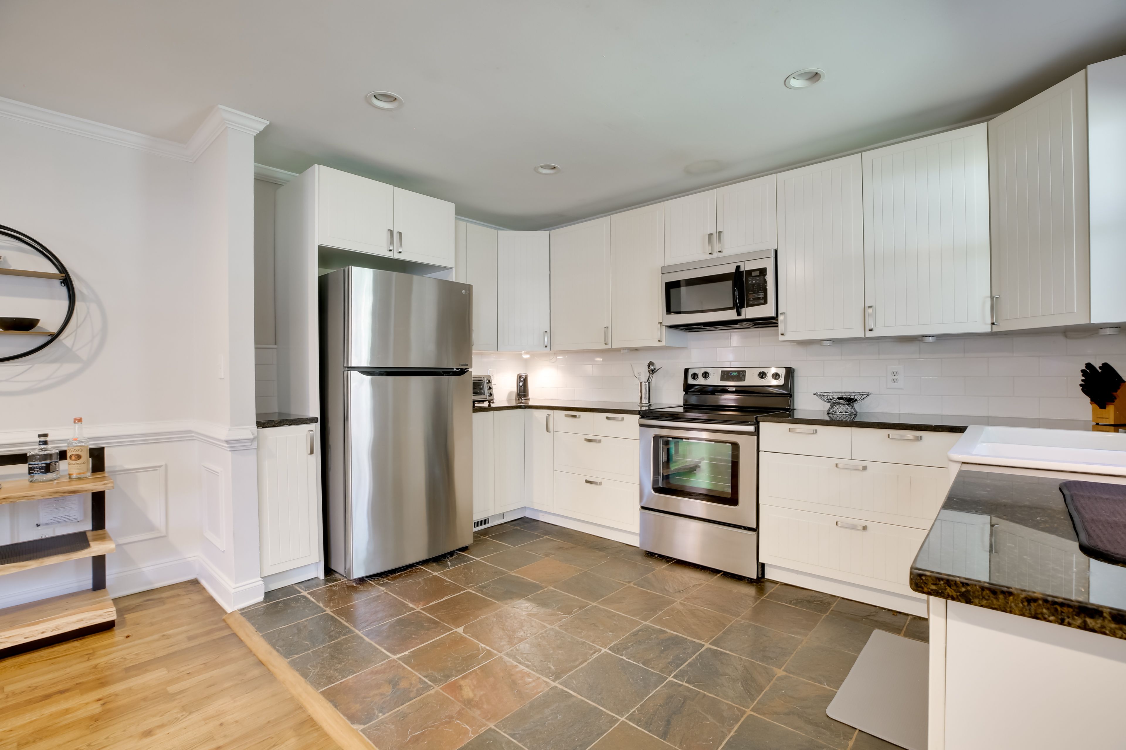 Kitchen | Fully Equipped w/ Cooking Basics | Dishware/Flatware