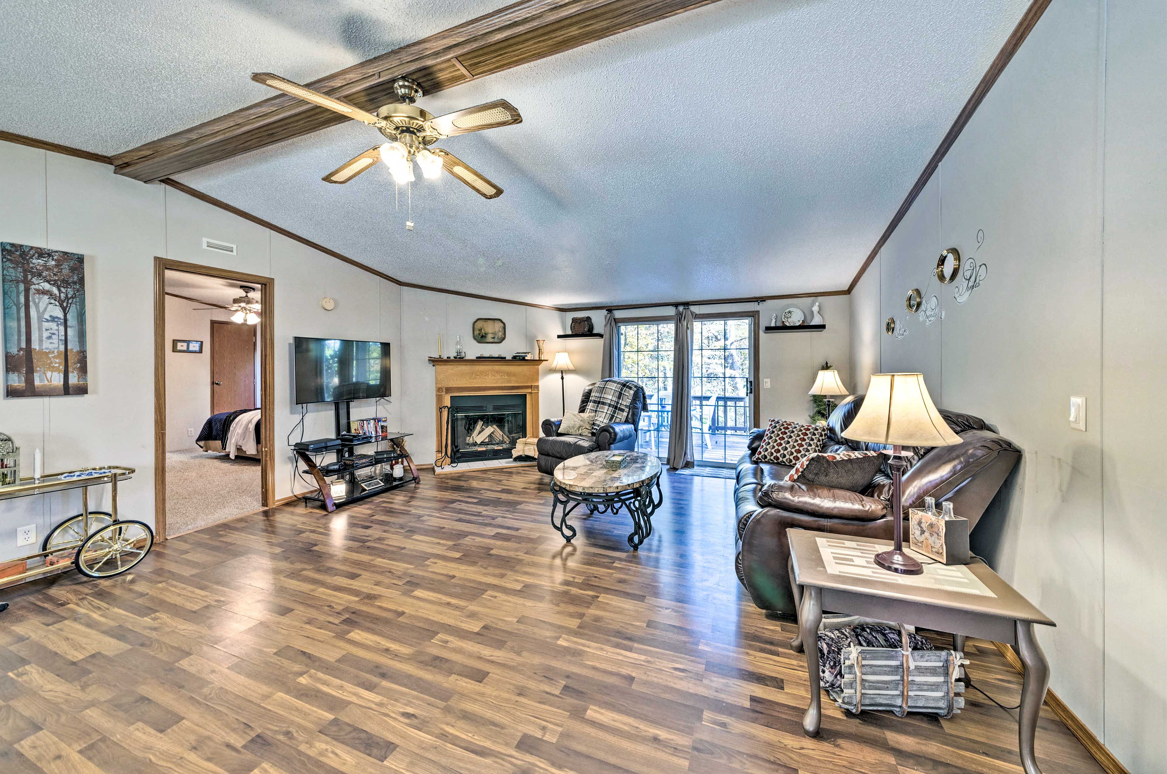 Living Room | 1,456 Sq Ft | Free WiFi | Central A/C & Heat