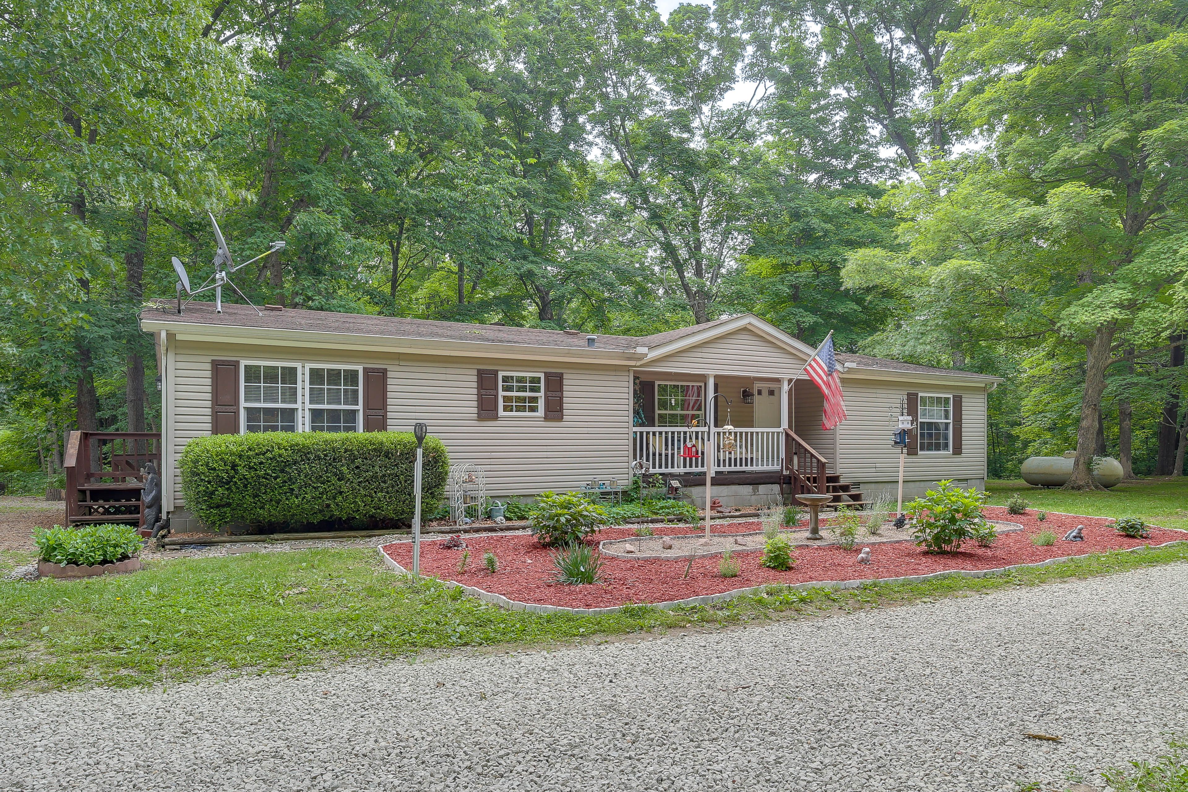 Exterior | Parking | Driveway (Unlimited) | Trailer & RV Parking
