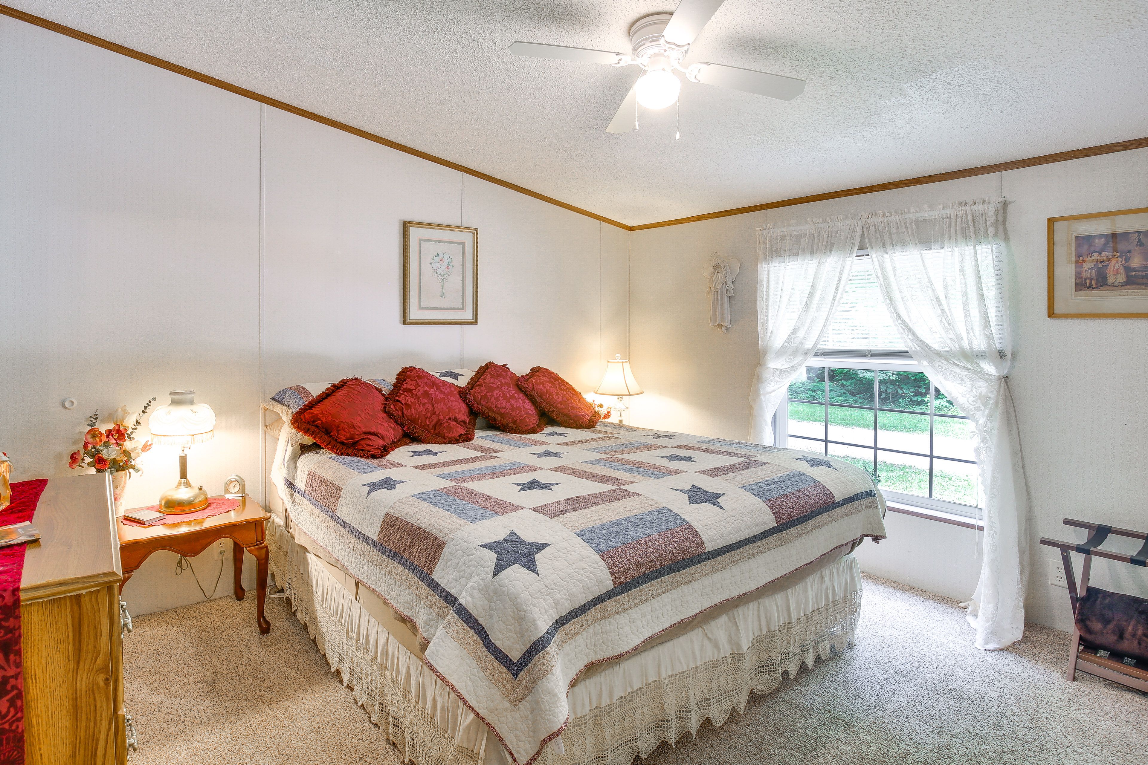 Bedroom 2 | Queen Bed