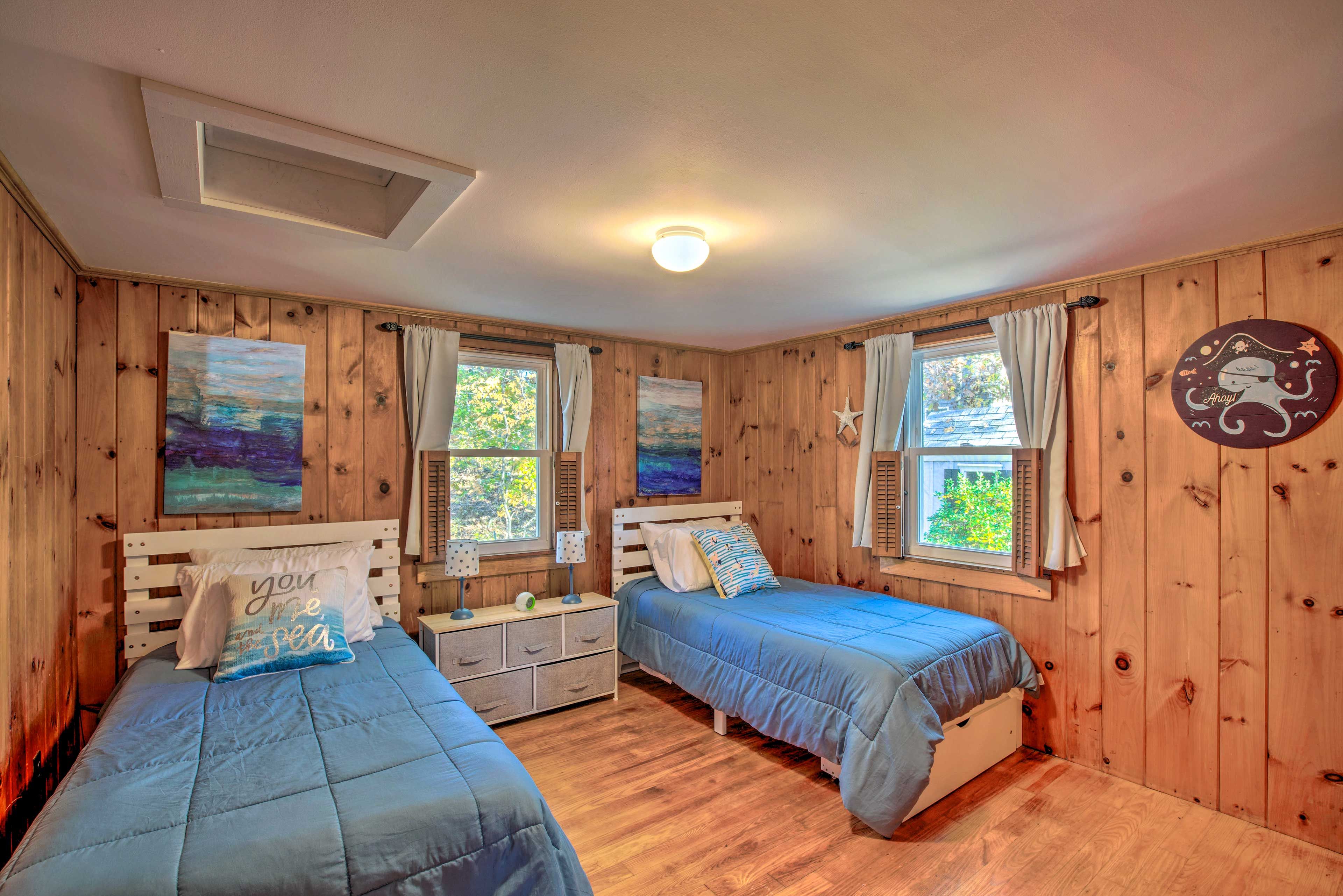 Bedroom 2 | 2 Twin Beds